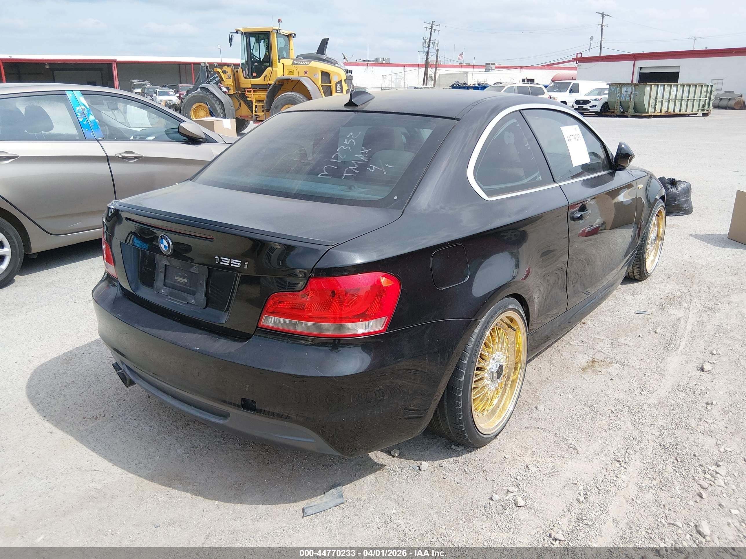 2012 Bmw 135i   Black vin: WBAUC9C56CVM12352