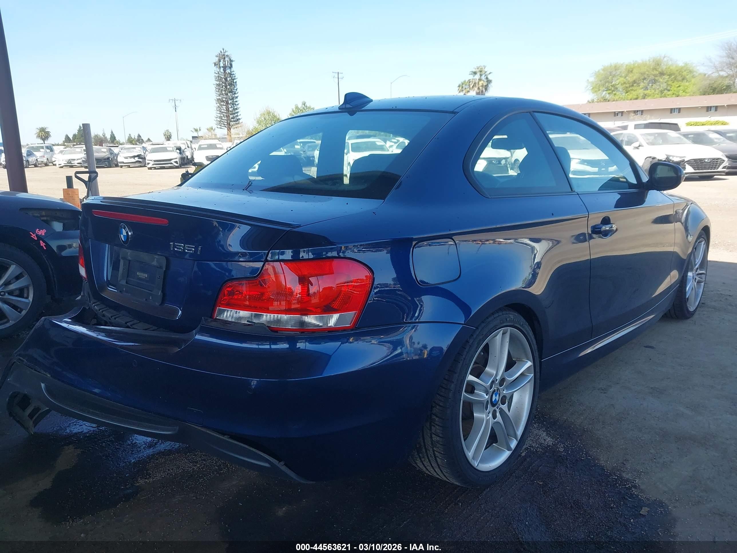 2012 Bmw 135i   Blue vin: WBAUC9C56CVM13050