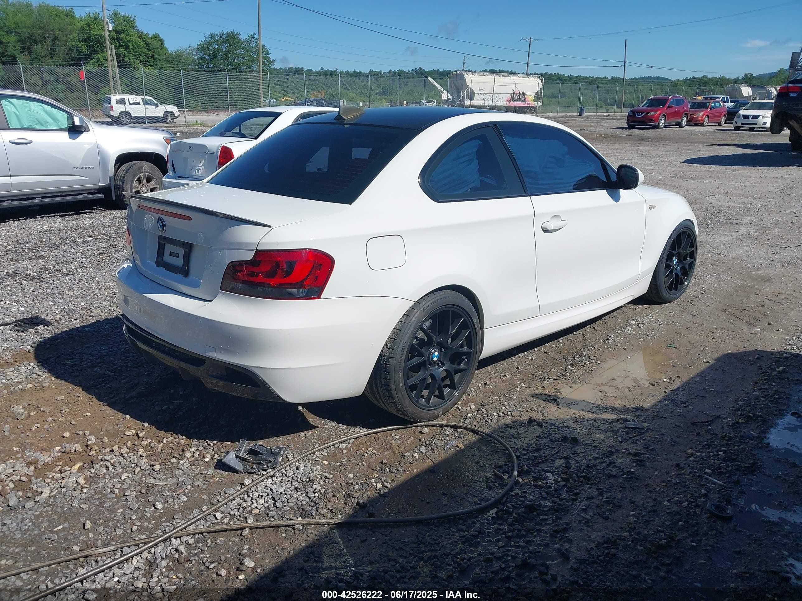 2013 Bmw 135i   White vin: WBAUC9C59DVM13710