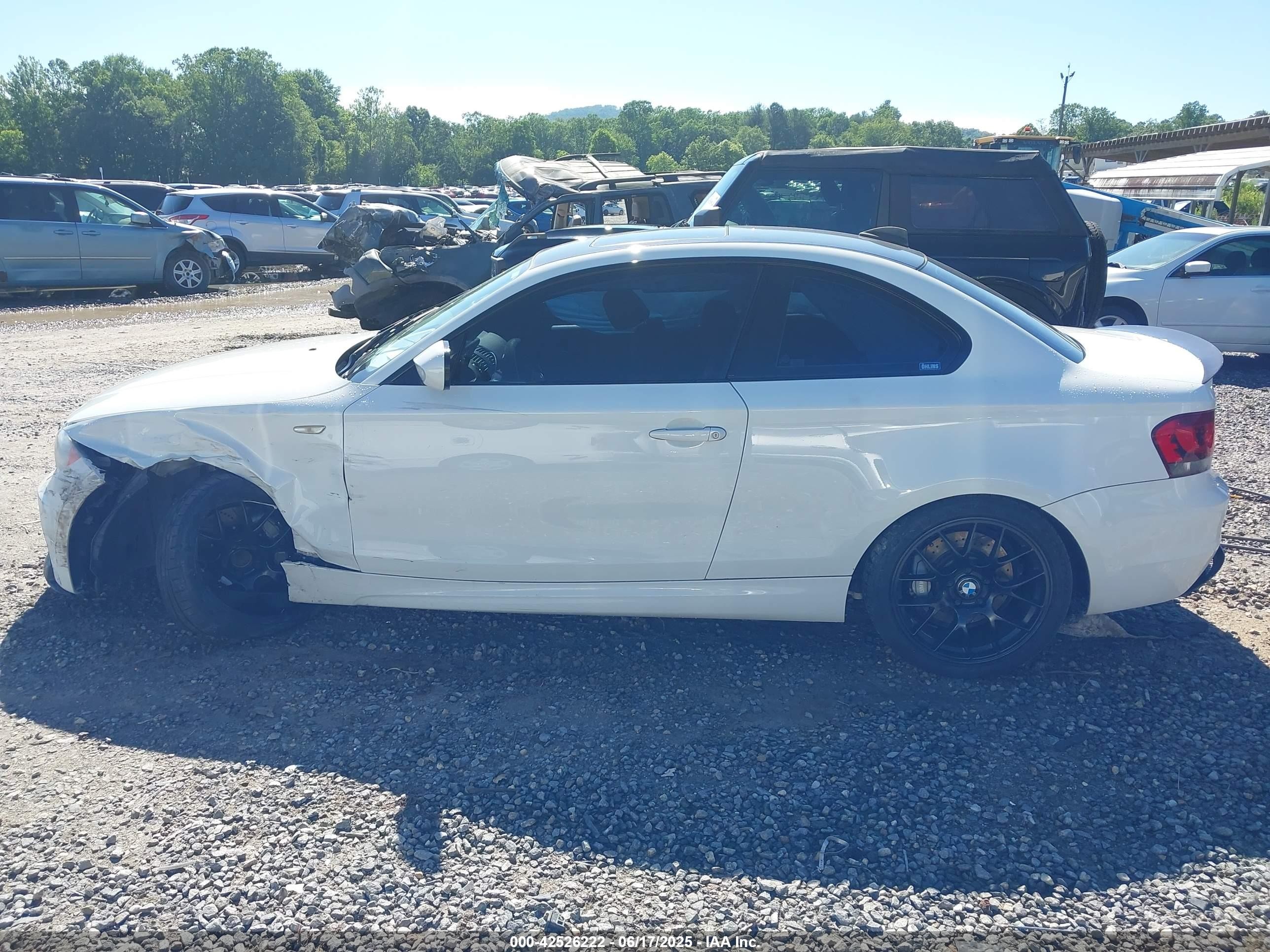2013 Bmw 135i   White vin: WBAUC9C59DVM13710