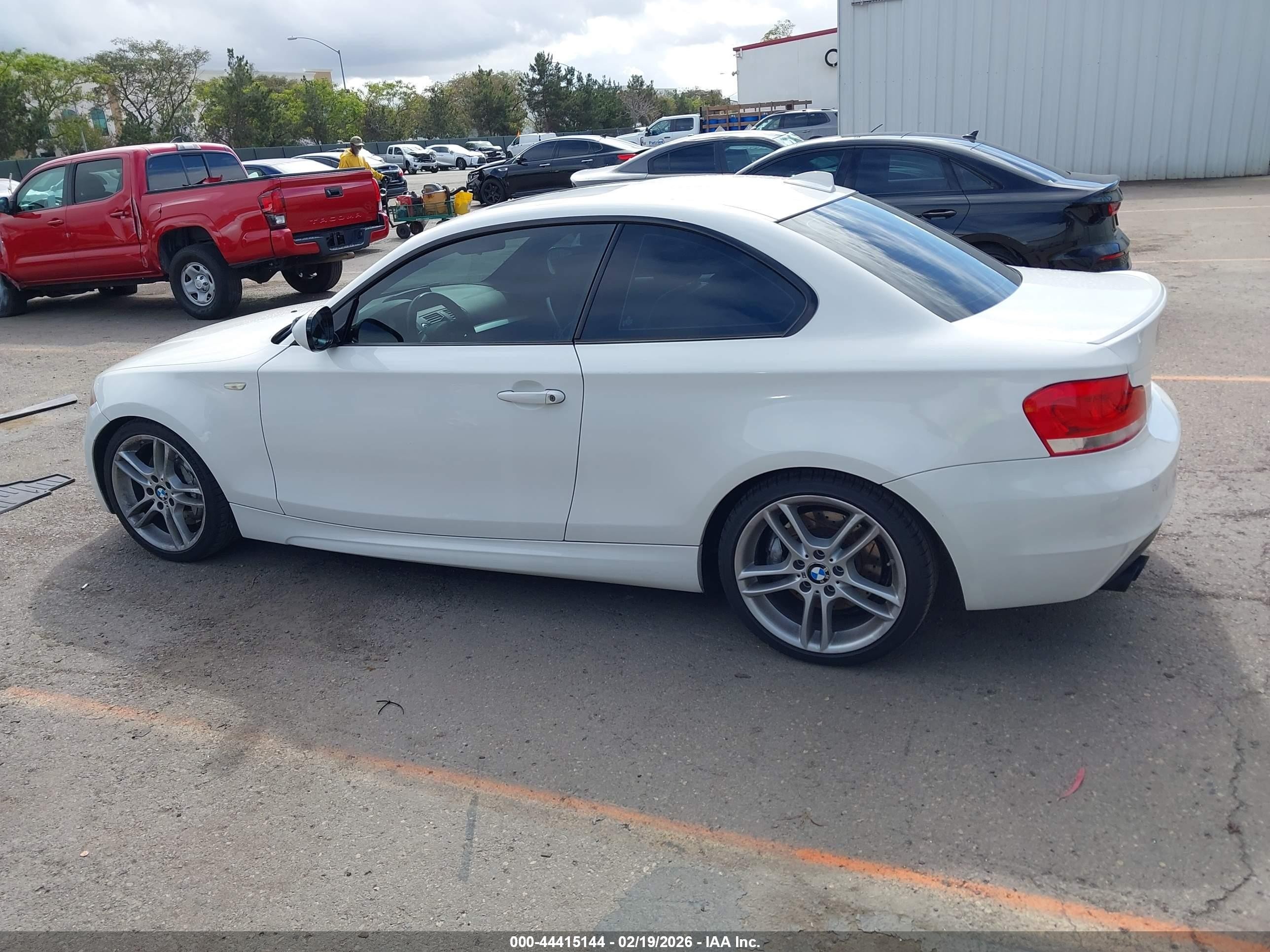 2013 Bmw 135i   White vin: WBAUC9C59DVM13772