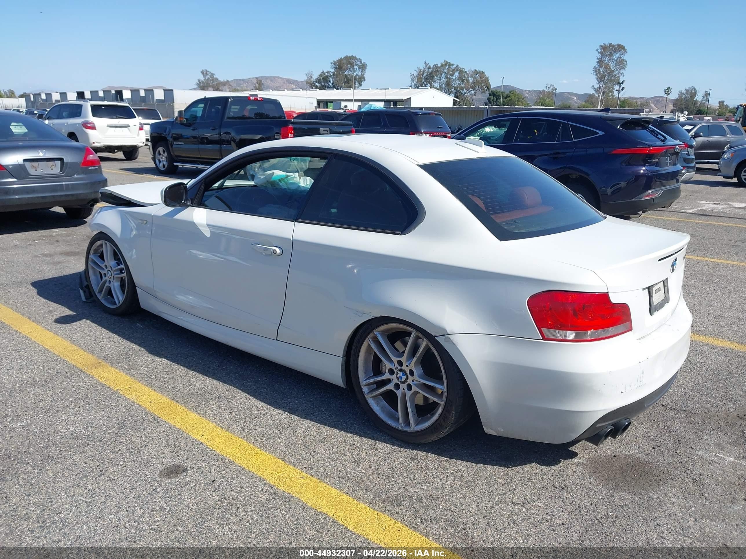 2013 Bmw 135i White vin: WBAUC9C5XDVM13358