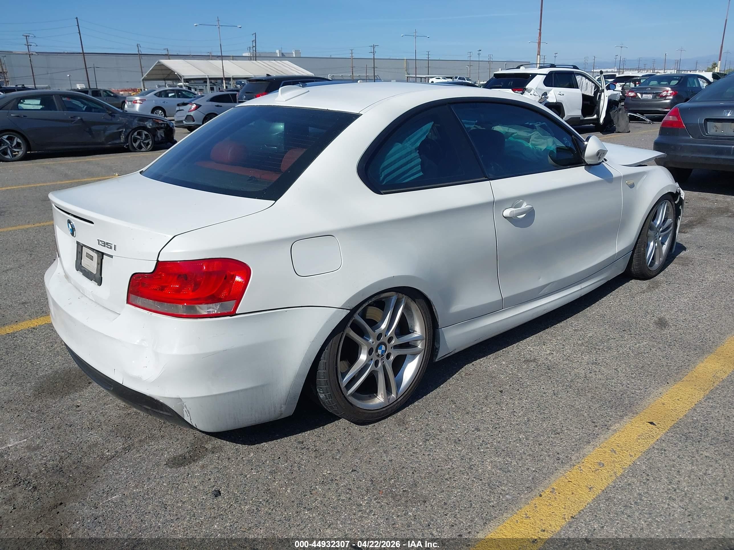 2013 Bmw 135i White vin: WBAUC9C5XDVM13358