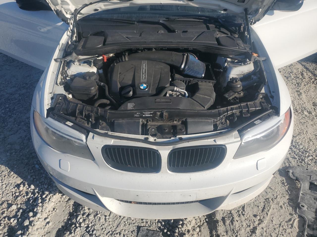 2013 Bmw 135 I Белый vin: WBAUC9C5XDVY99704