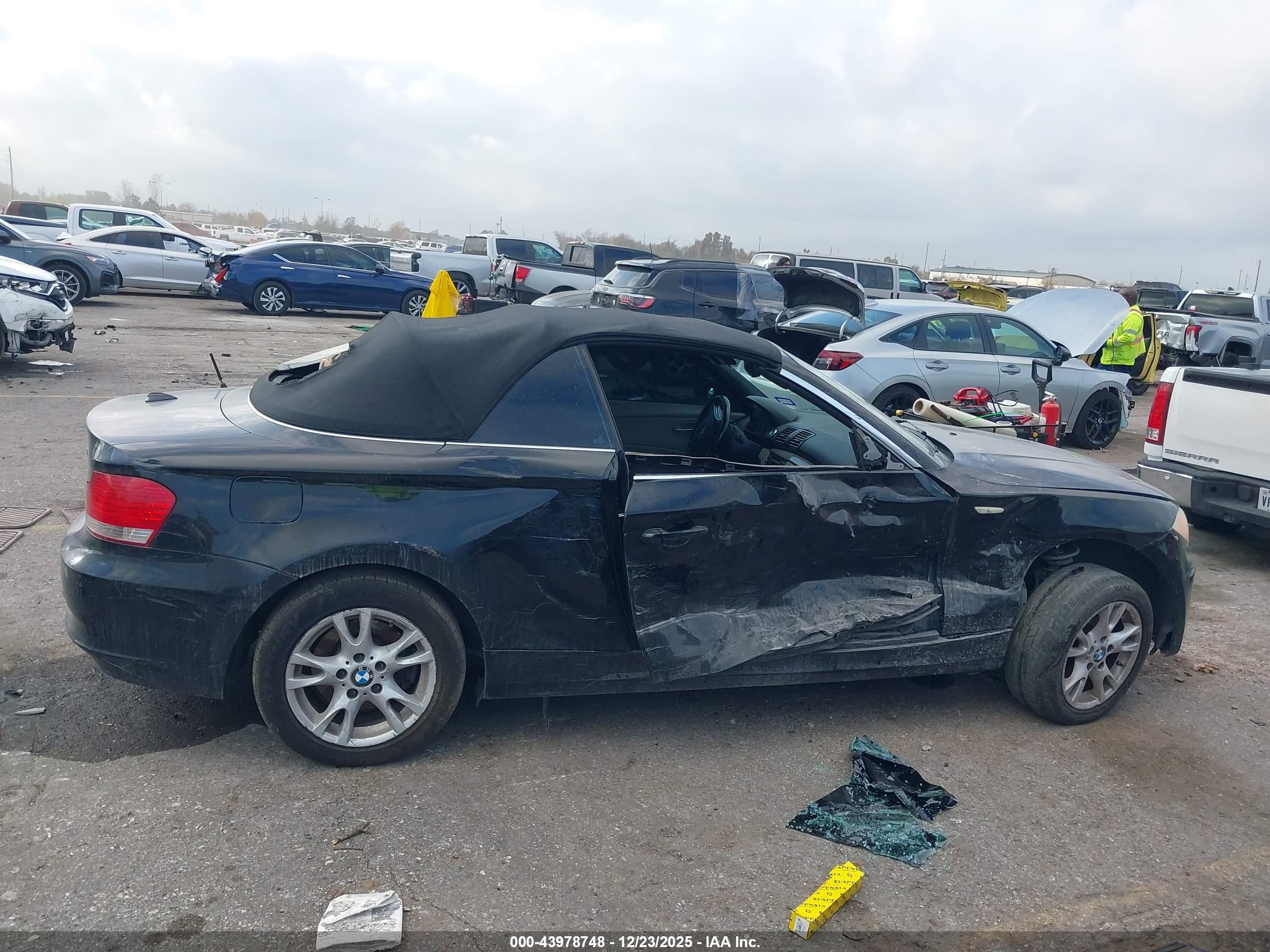 2009 Bmw 128i   Black vin: WBAUL73509VJ75631