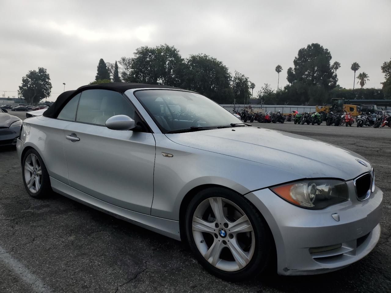 2008 Bmw 128 I Silver vin: WBAUL73528VJ74222