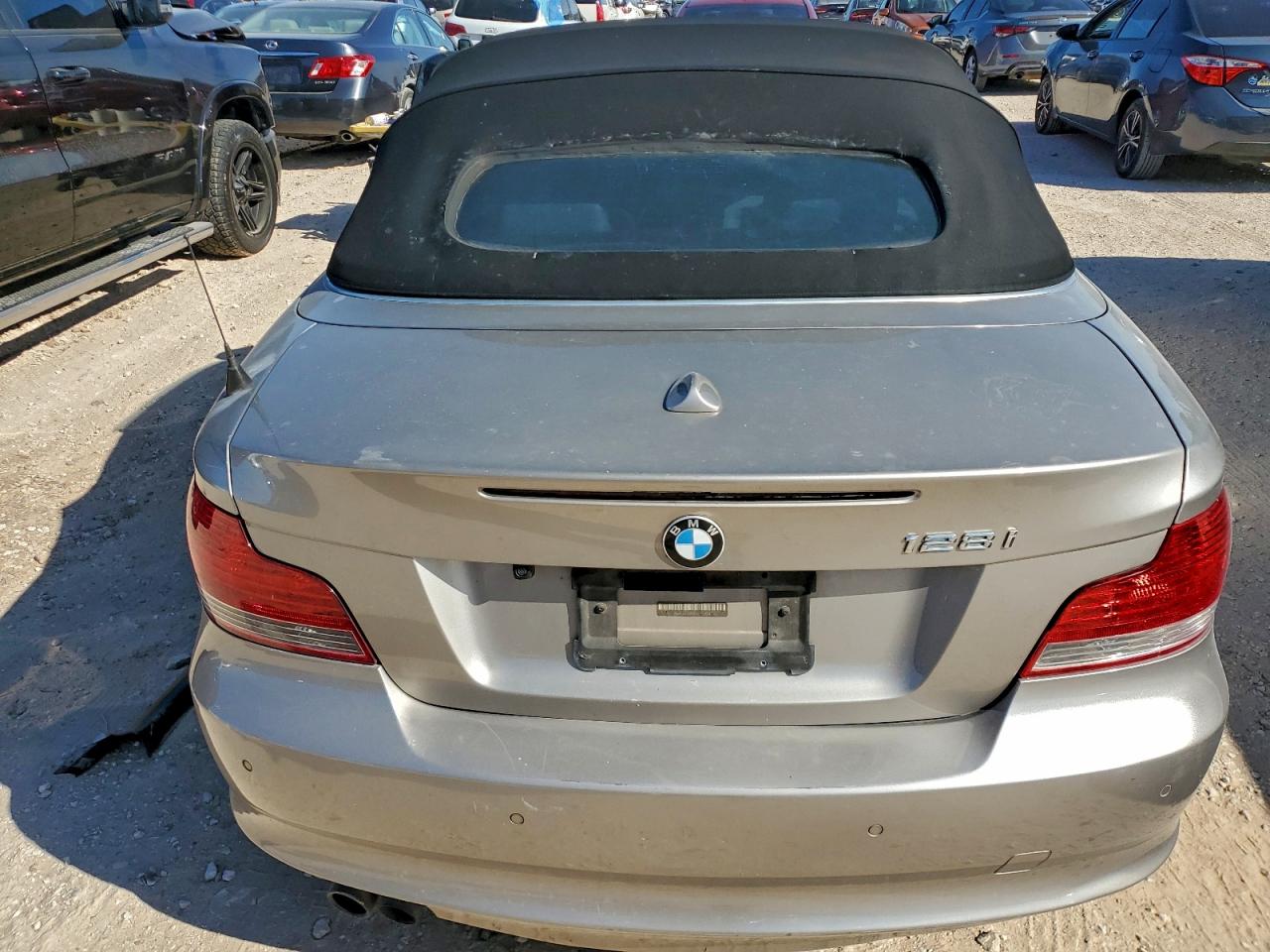 2008 Bmw 128 I Silver vin: WBAUL73538VJ74374