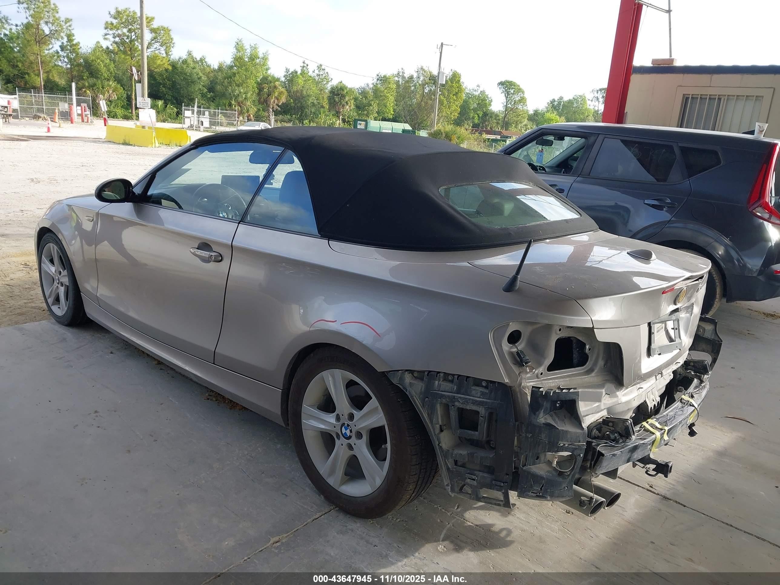 2009 Bmw 128i   Желто-коричневый vin: WBAUL73539VJ76675