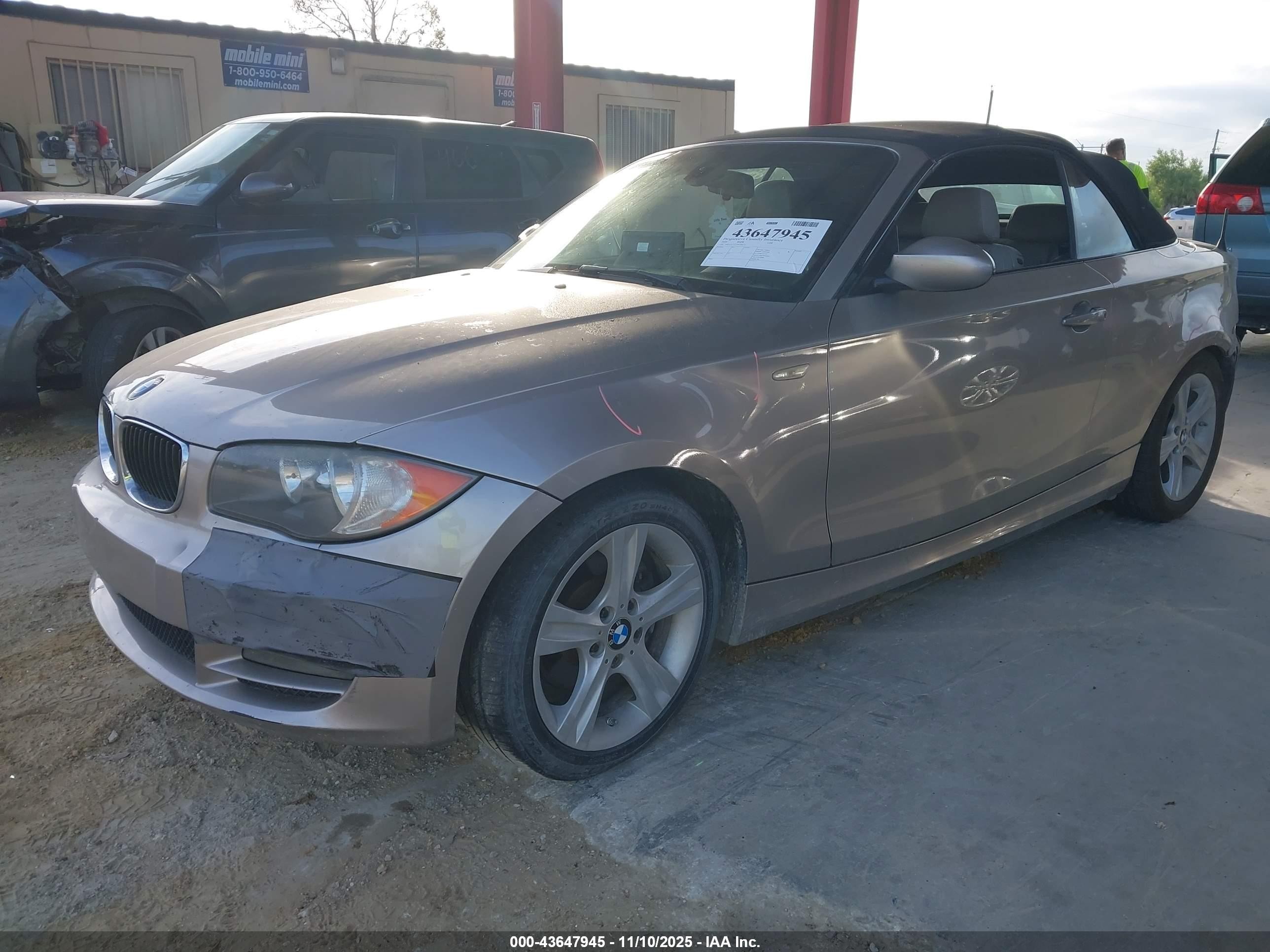 2009 Bmw 128i   Желто-коричневый vin: WBAUL73539VJ76675