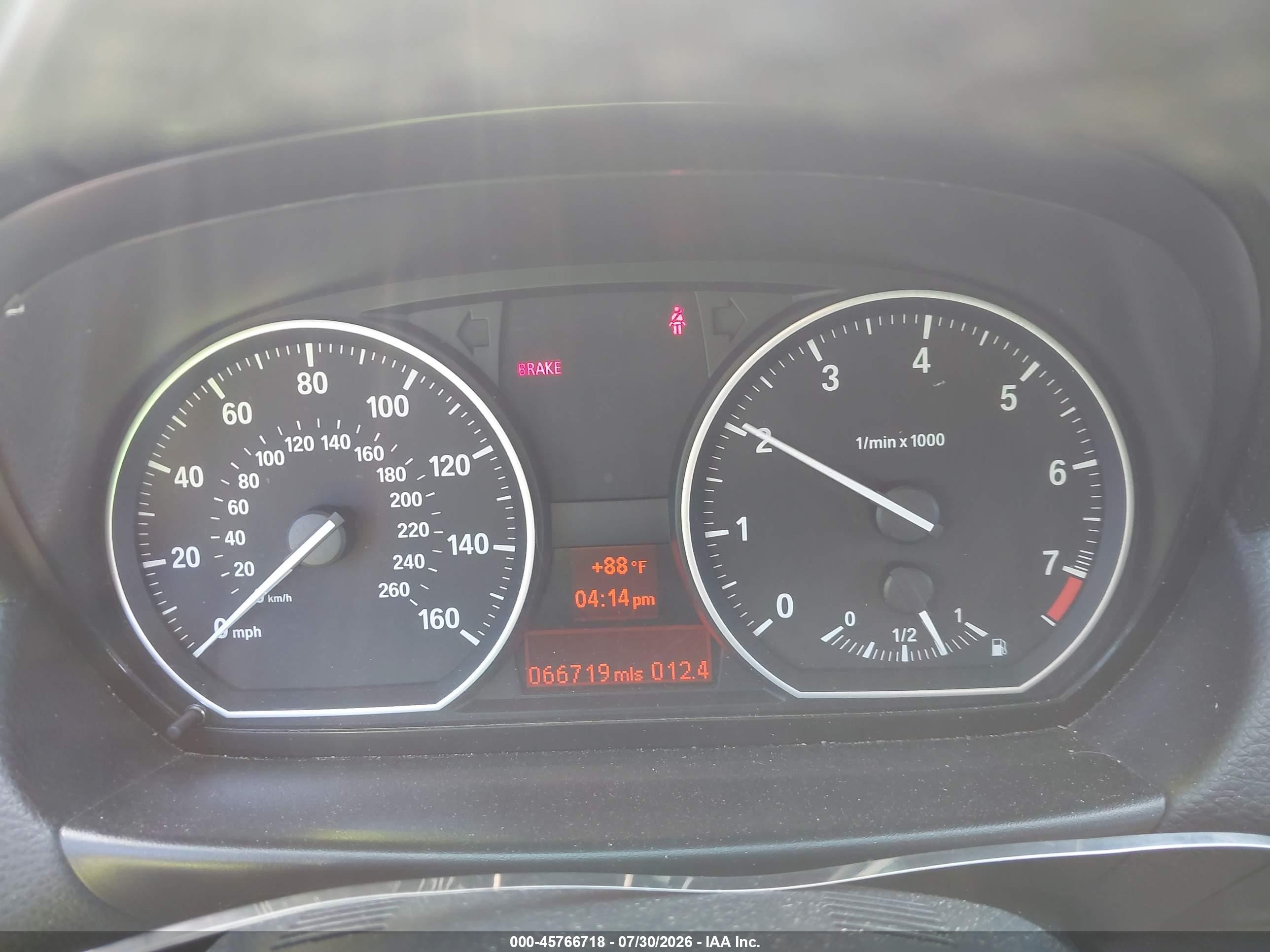 2008 Bmw 128i   Серебряный vin: WBAUL73548VE86139