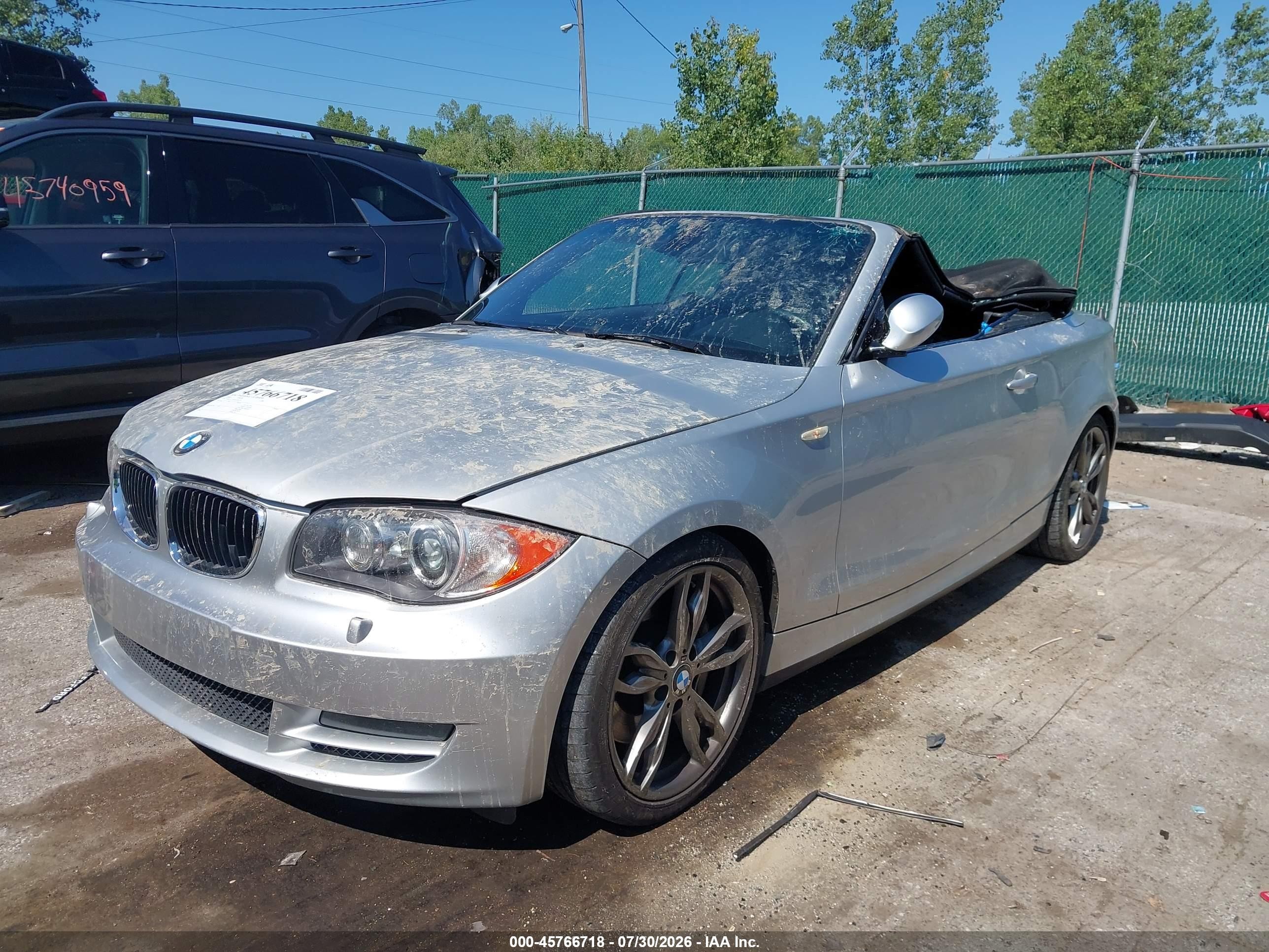 2008 Bmw 128i   Серебряный vin: WBAUL73548VE86139