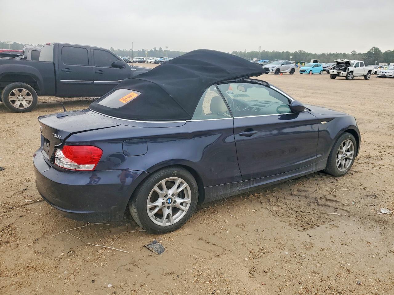 2008 Bmw 128 I Blue vin: WBAUL73558VE86361