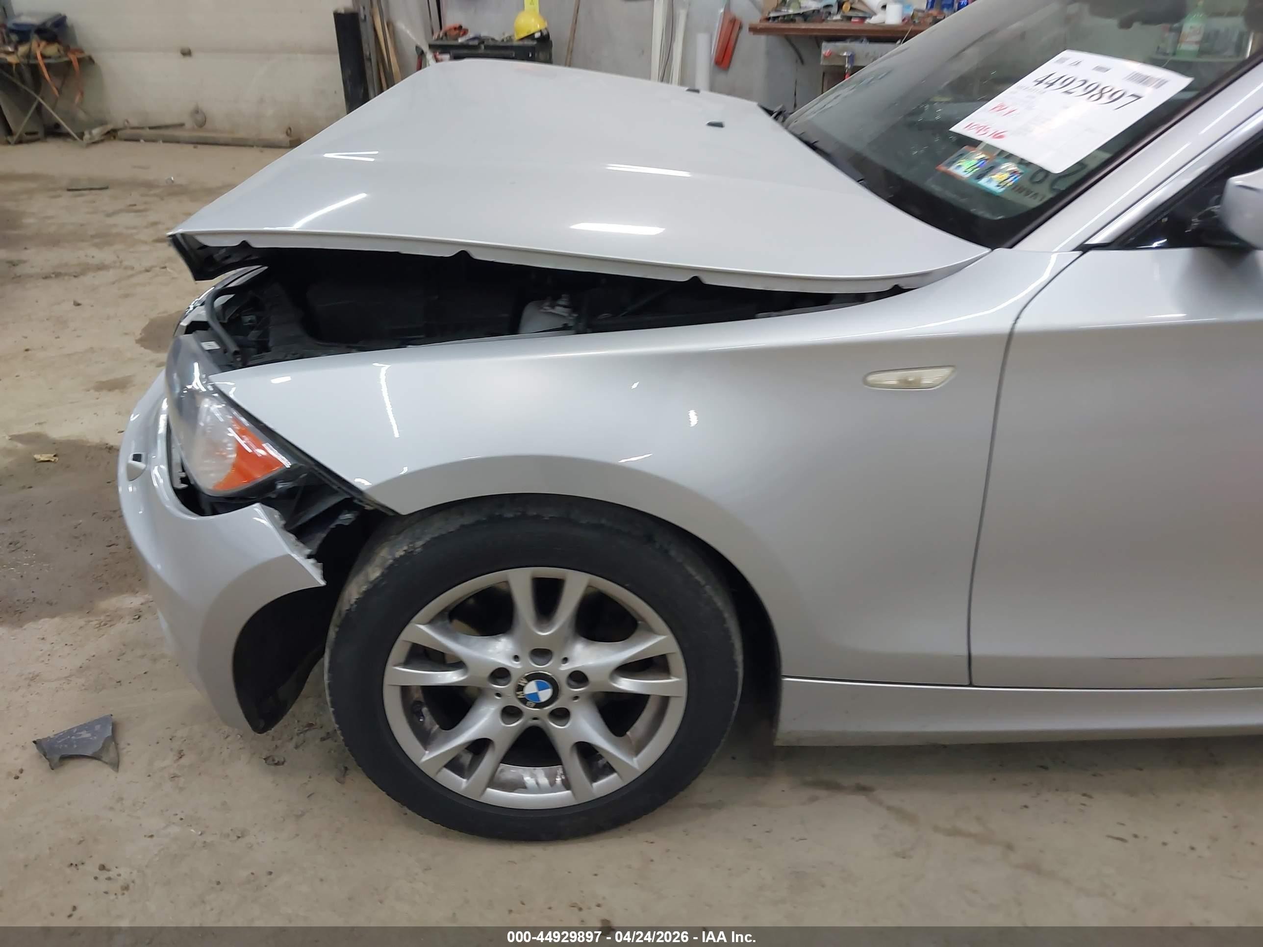 2008 Bmw 128i   Silver vin: WBAUL73558VE89759