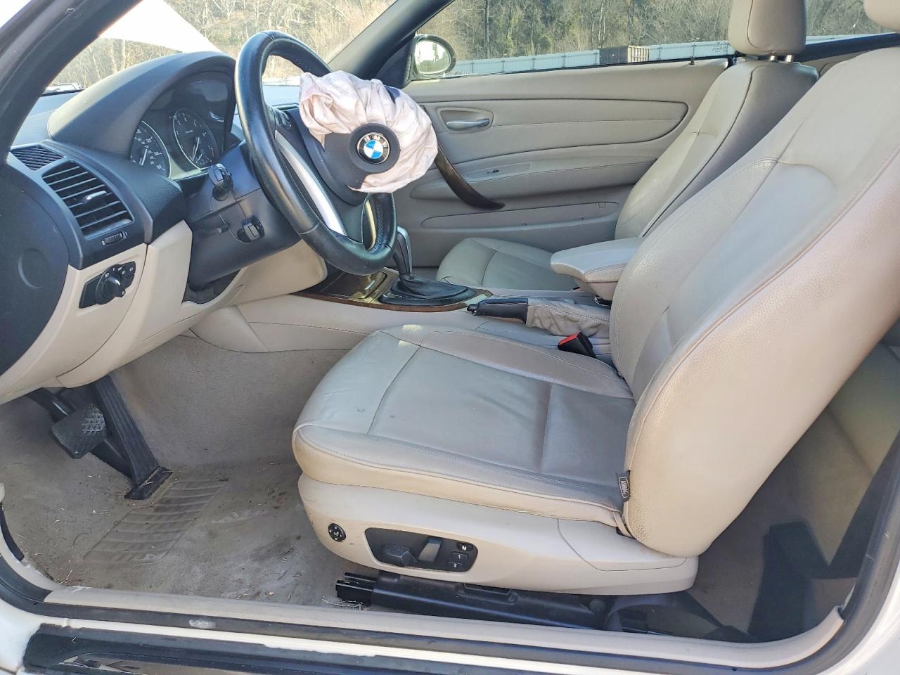 2009 Bmw 128 I Белый vin: WBAUL73559VJ75382