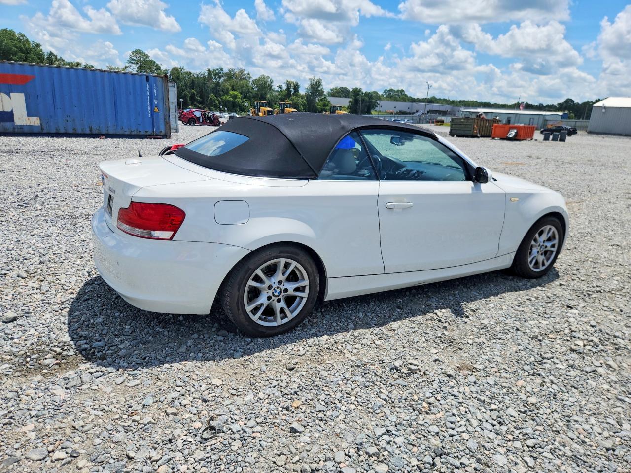 2009 Bmw 128 I Белый vin: WBAUL73559VJ75530