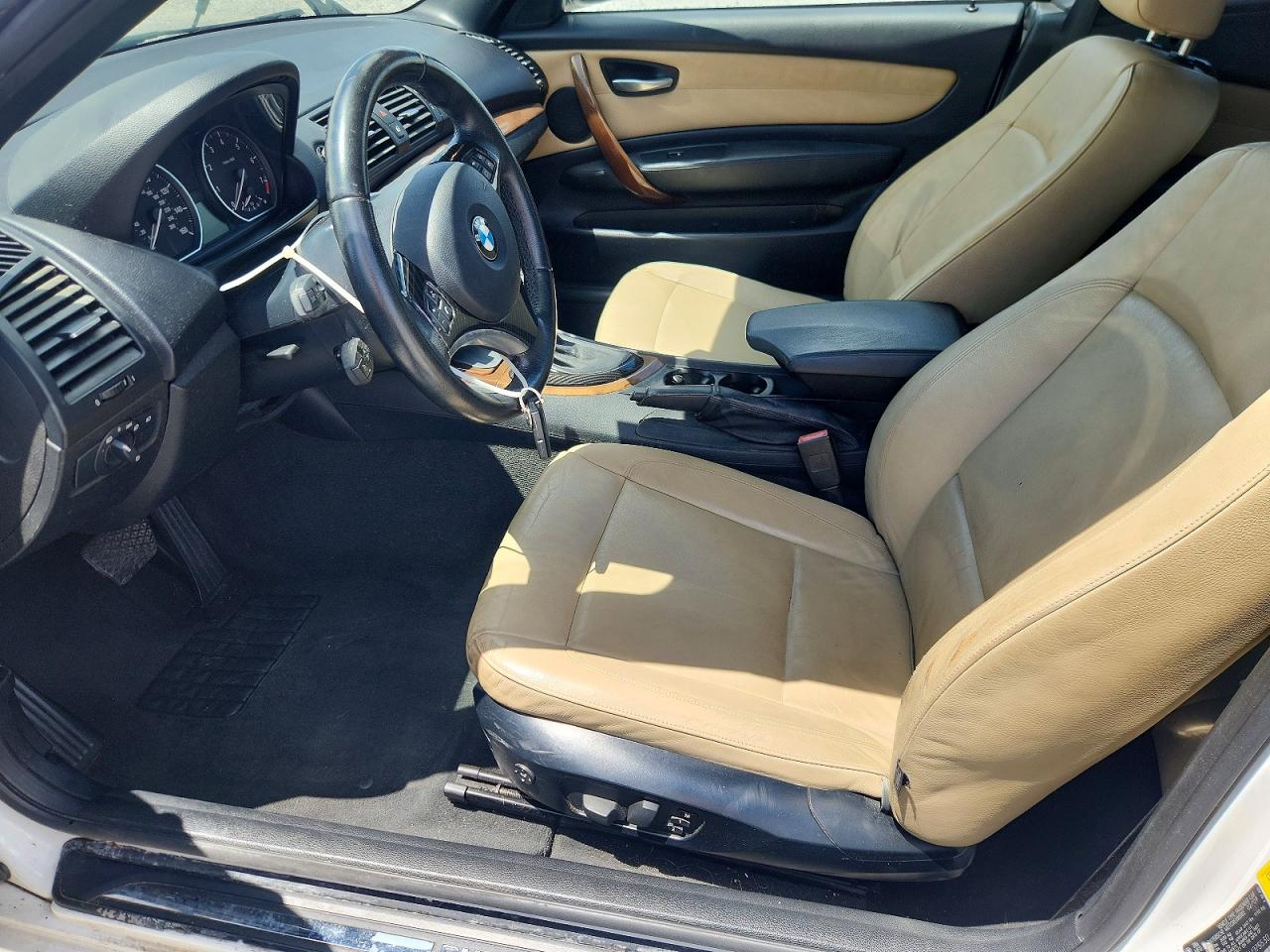 2009 Bmw 128 I Белый vin: WBAUL73559VJ75530