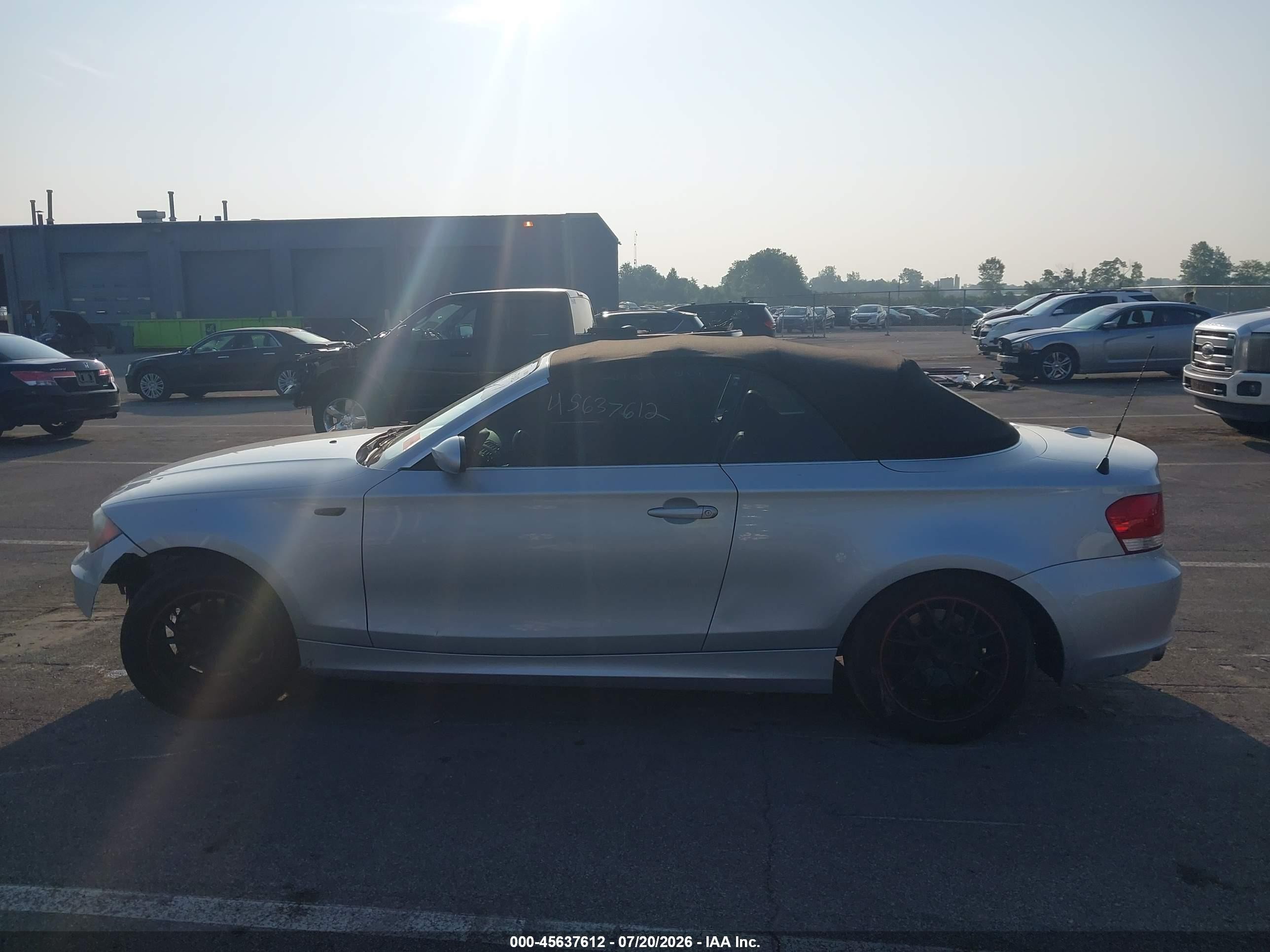 2009 Bmw 128i   Серебряный vin: WBAUL73569VJ74984