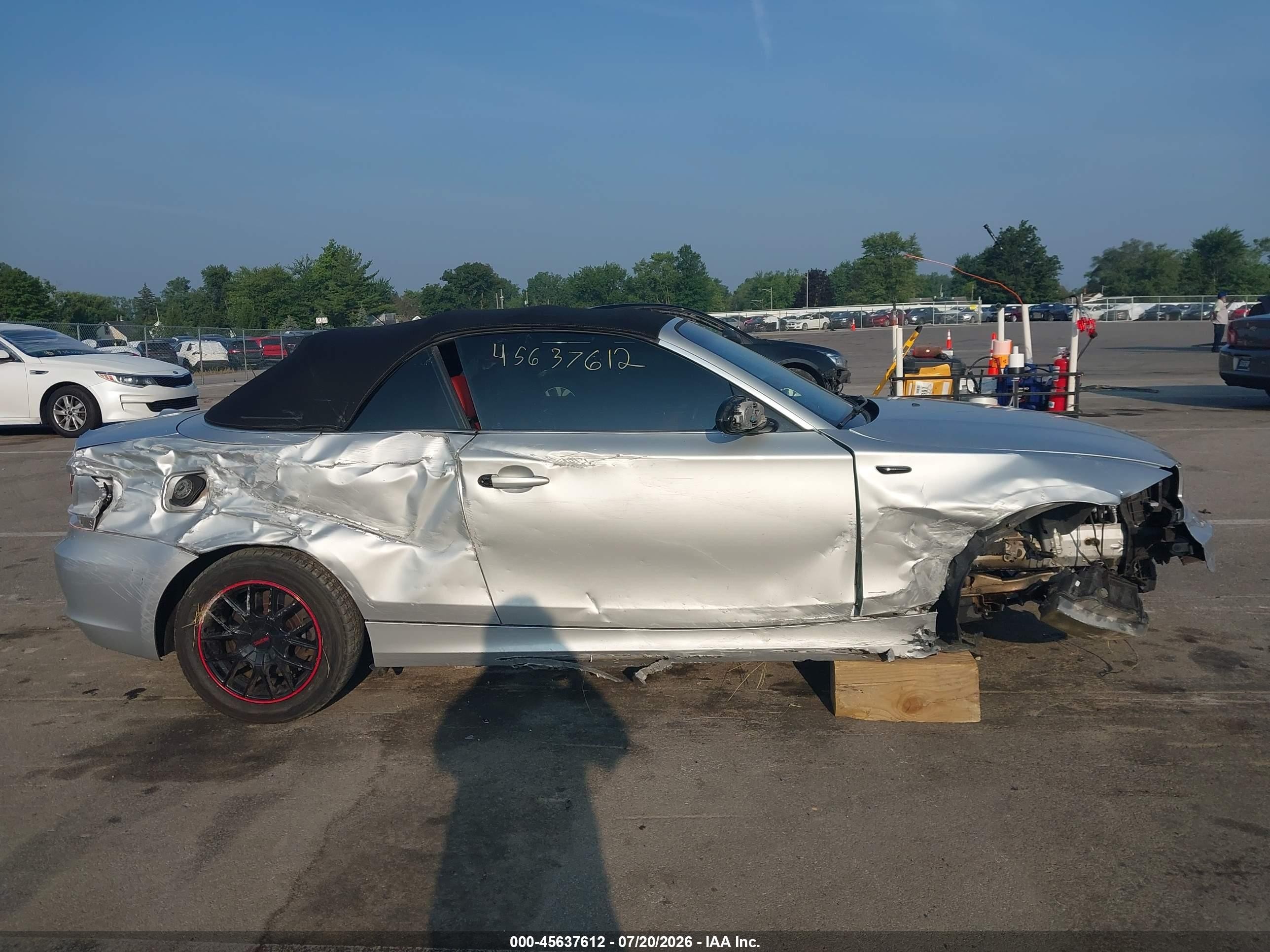 2009 Bmw 128i   Серебряный vin: WBAUL73569VJ74984