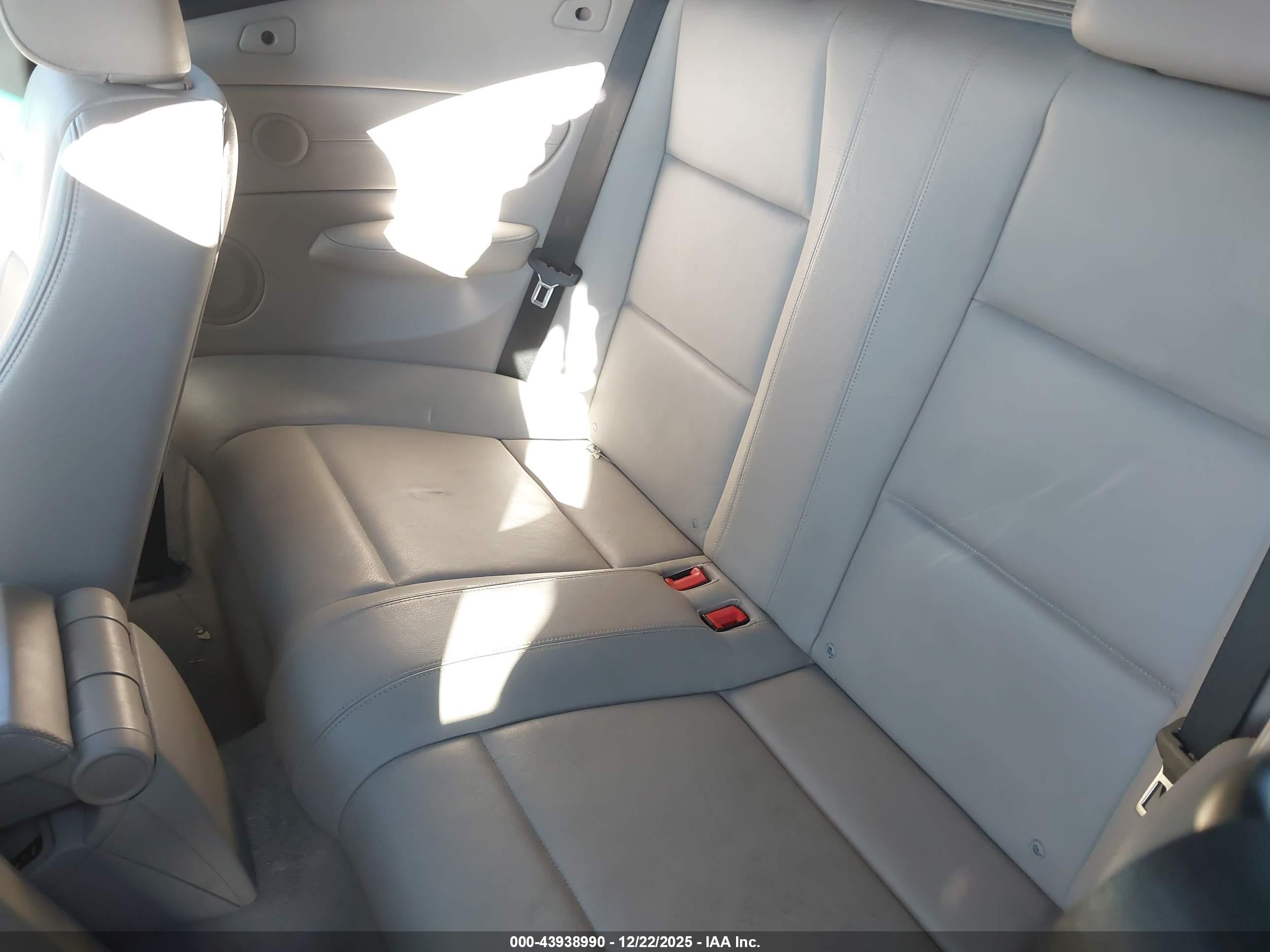 2008 Bmw 128i   Gold vin: WBAUL73578VE88483