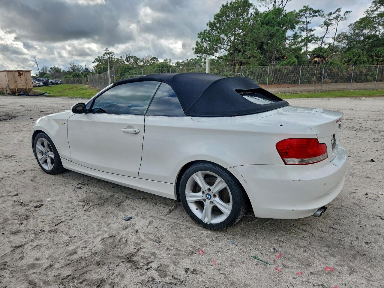 2008 Bmw 128 I White vin: WBAUL73588VE88198