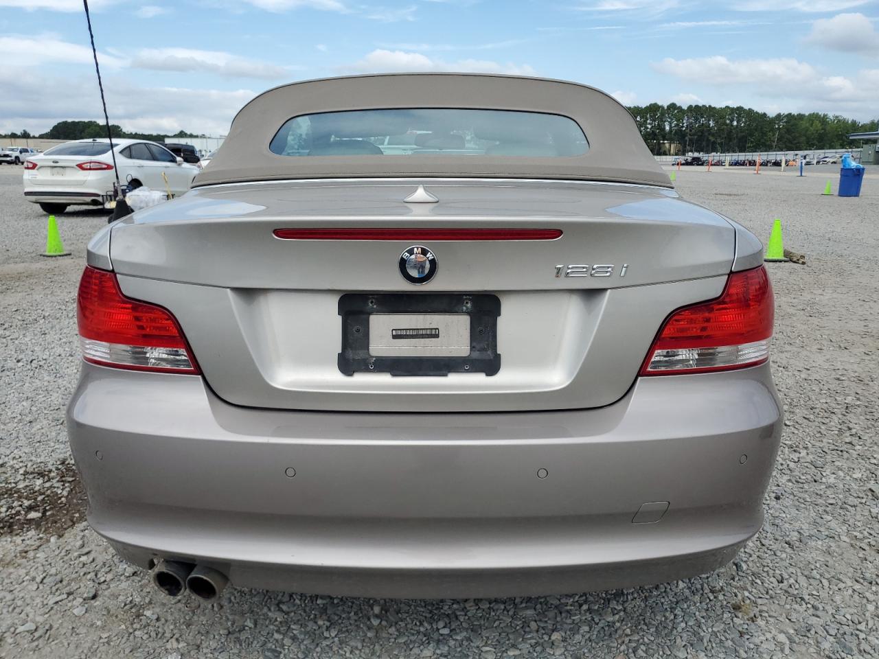 2009 Bmw 128 I Beige vin: WBAUL73589VJ76395