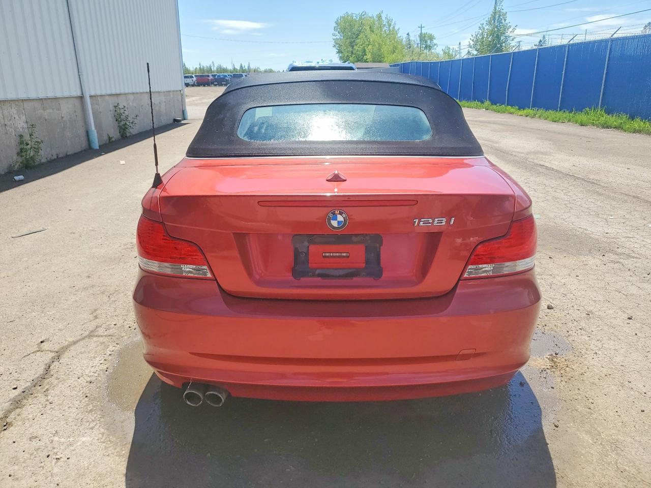 2008 Bmw 128 I Красный vin: WBAUL73598VJ74637