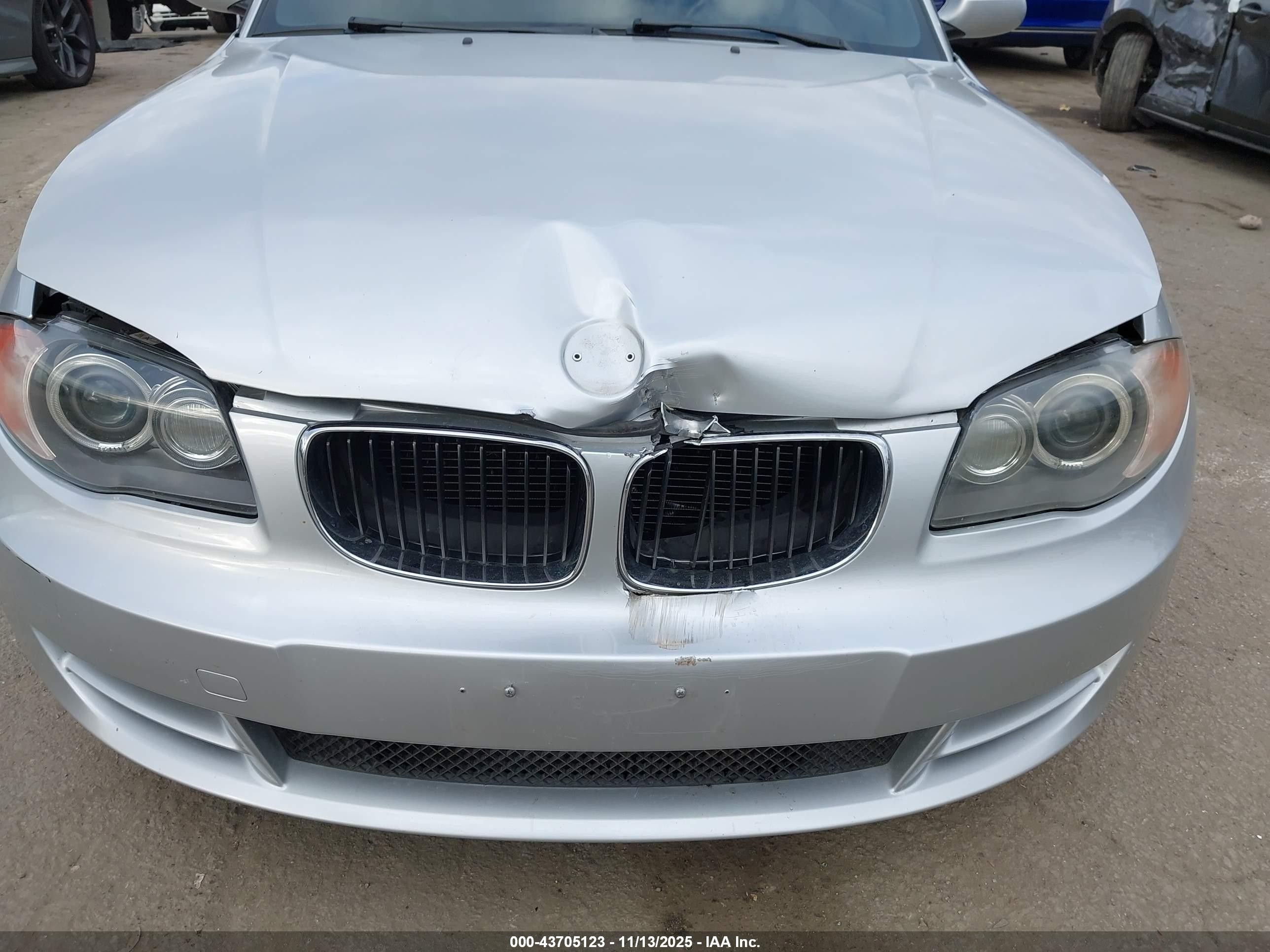 2009 Bmw 128i   Silver vin: WBAUL73599VJ76485