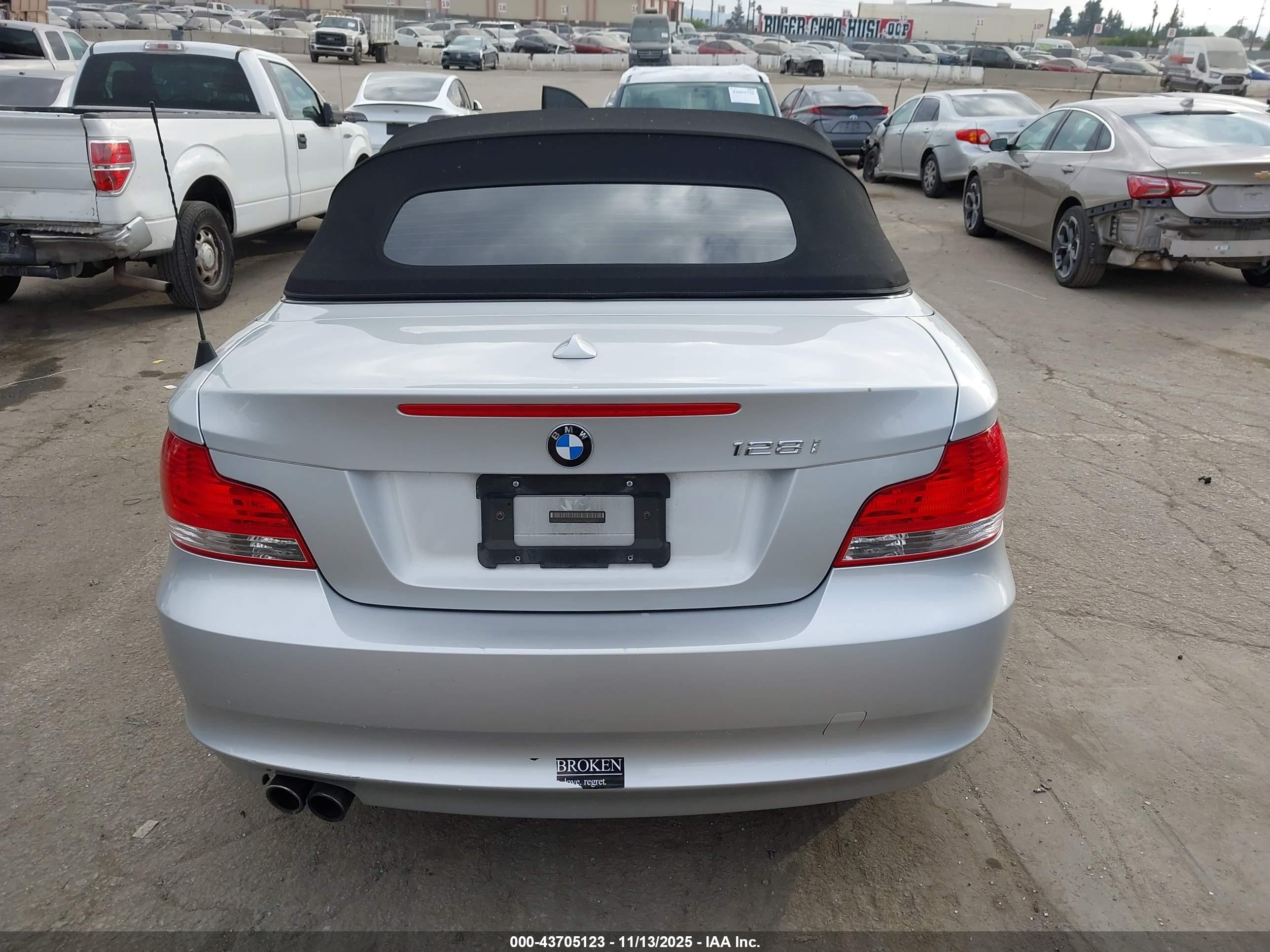 2009 Bmw 128i   Silver vin: WBAUL73599VJ76485