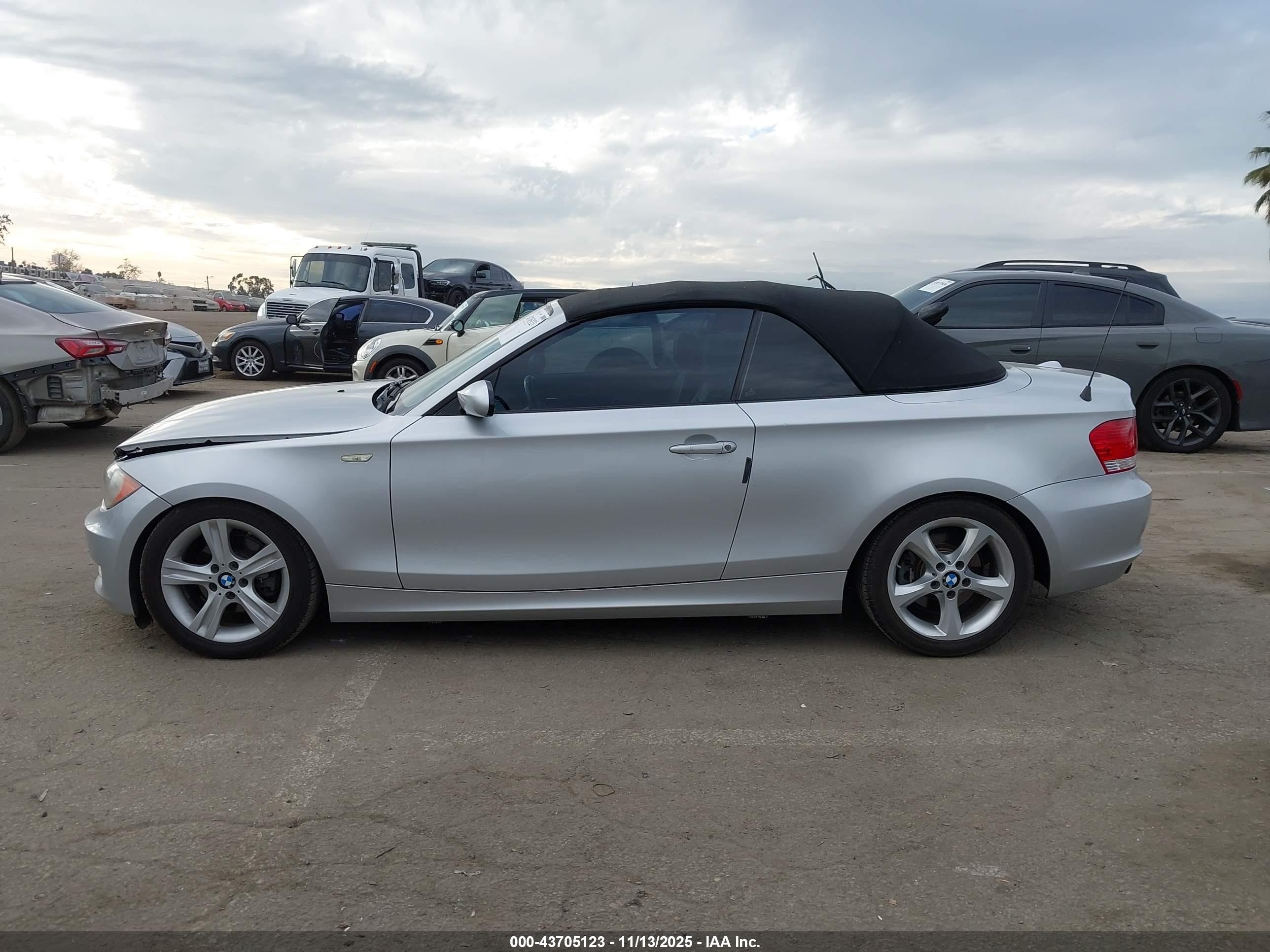 2009 Bmw 128i   Silver vin: WBAUL73599VJ76485