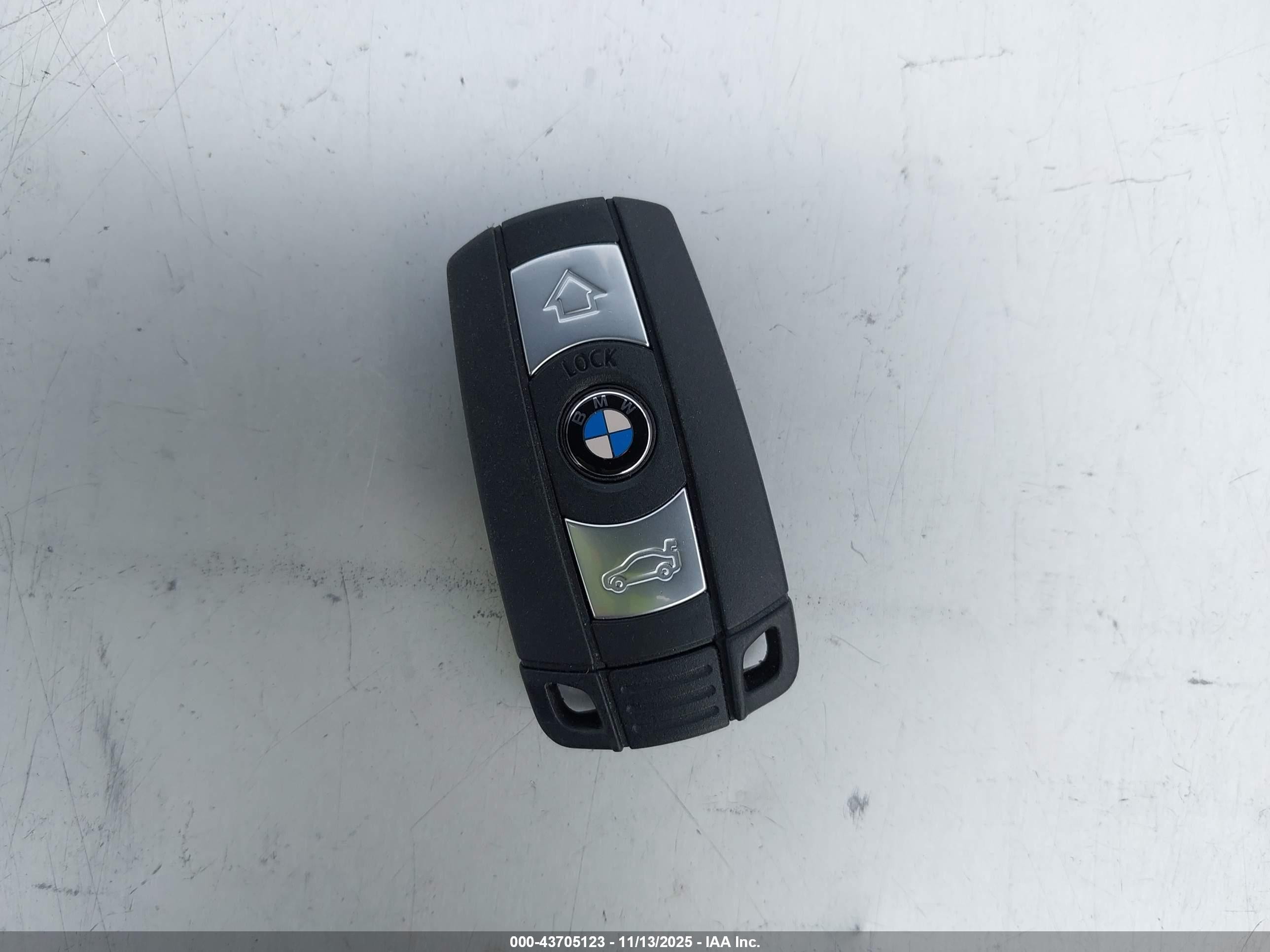 2009 Bmw 128i   Silver vin: WBAUL73599VJ76485