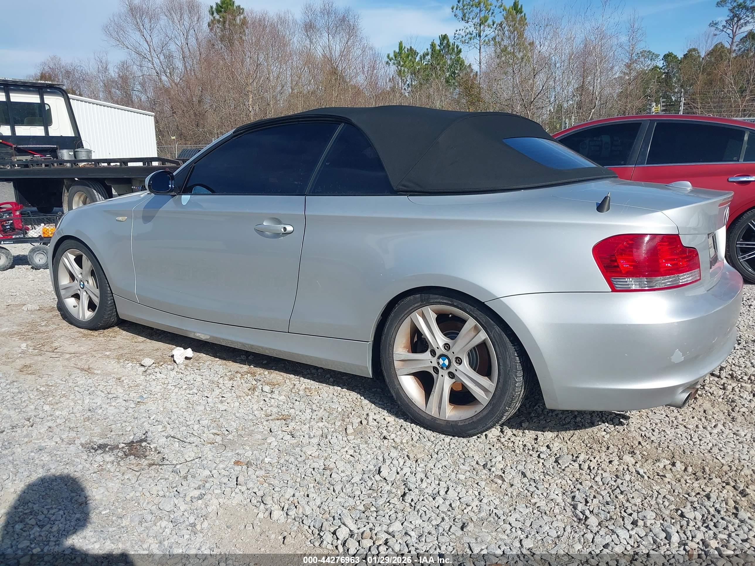 2008 Bmw 128i   Silver vin: WBAUL735X8VE88980
