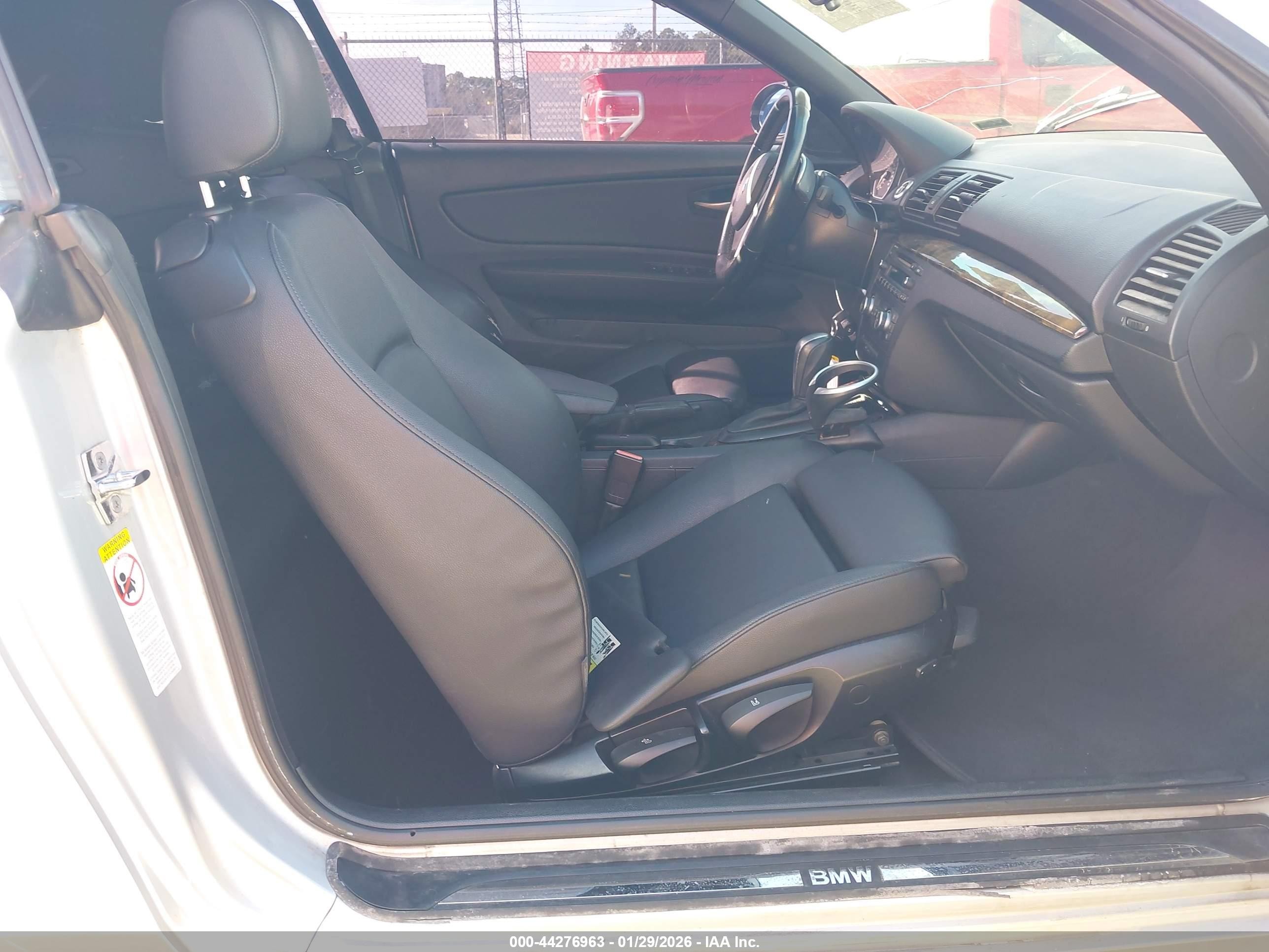2008 Bmw 128i   Silver vin: WBAUL735X8VE88980
