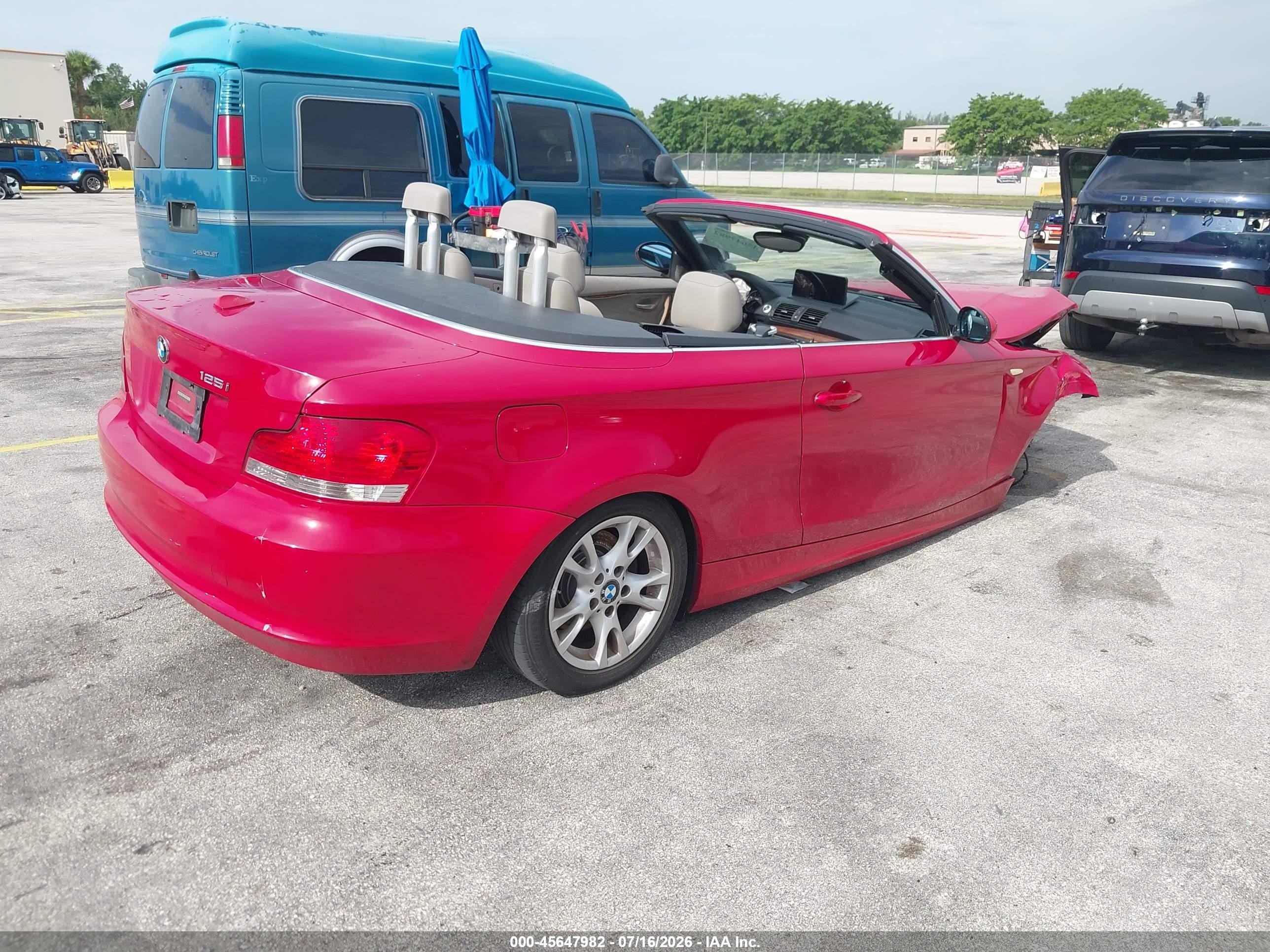 2009 Bmw 128i   Red vin: WBAUL735X9VJ75359