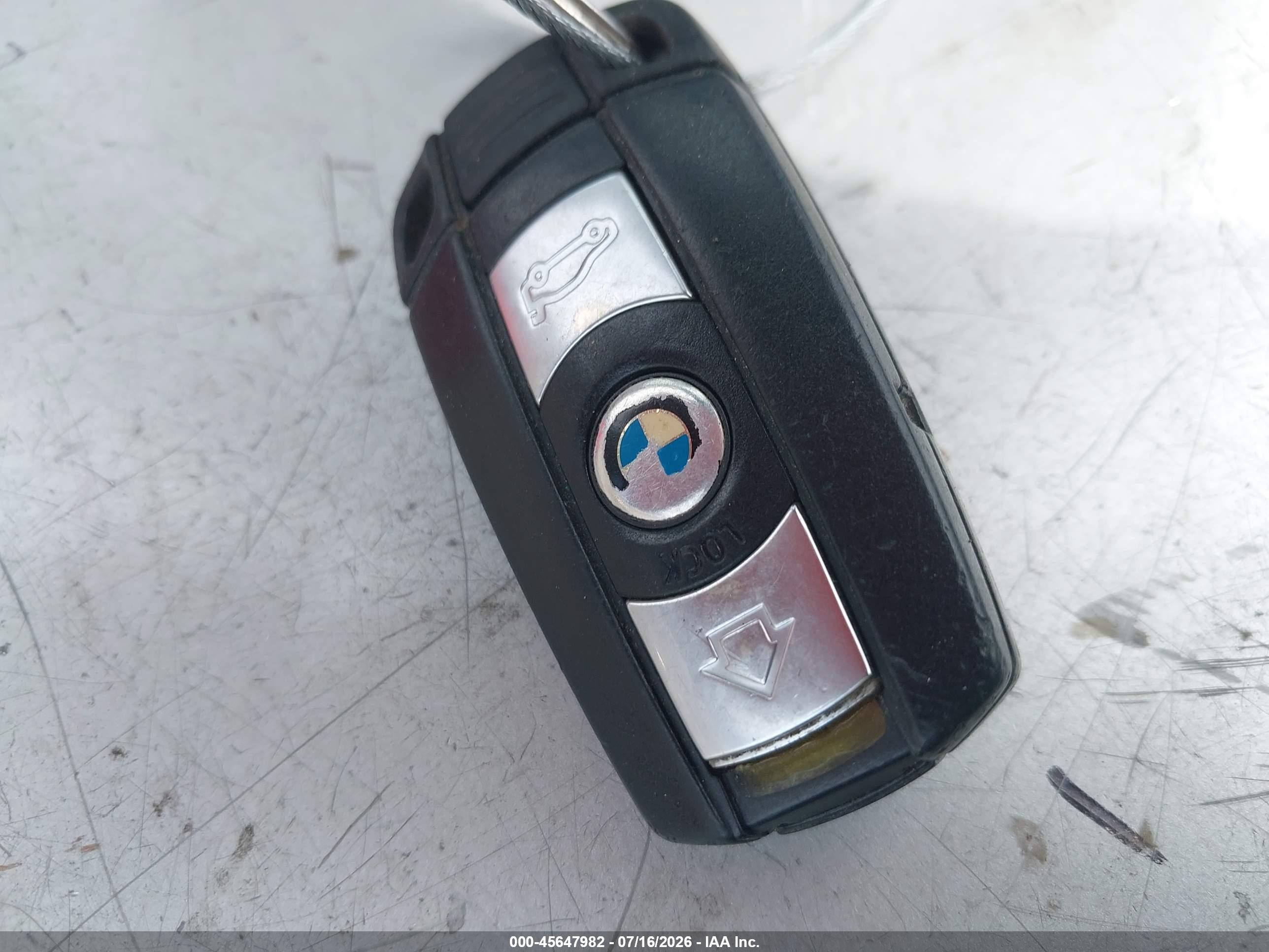 2009 Bmw 128i   Red vin: WBAUL735X9VJ75359