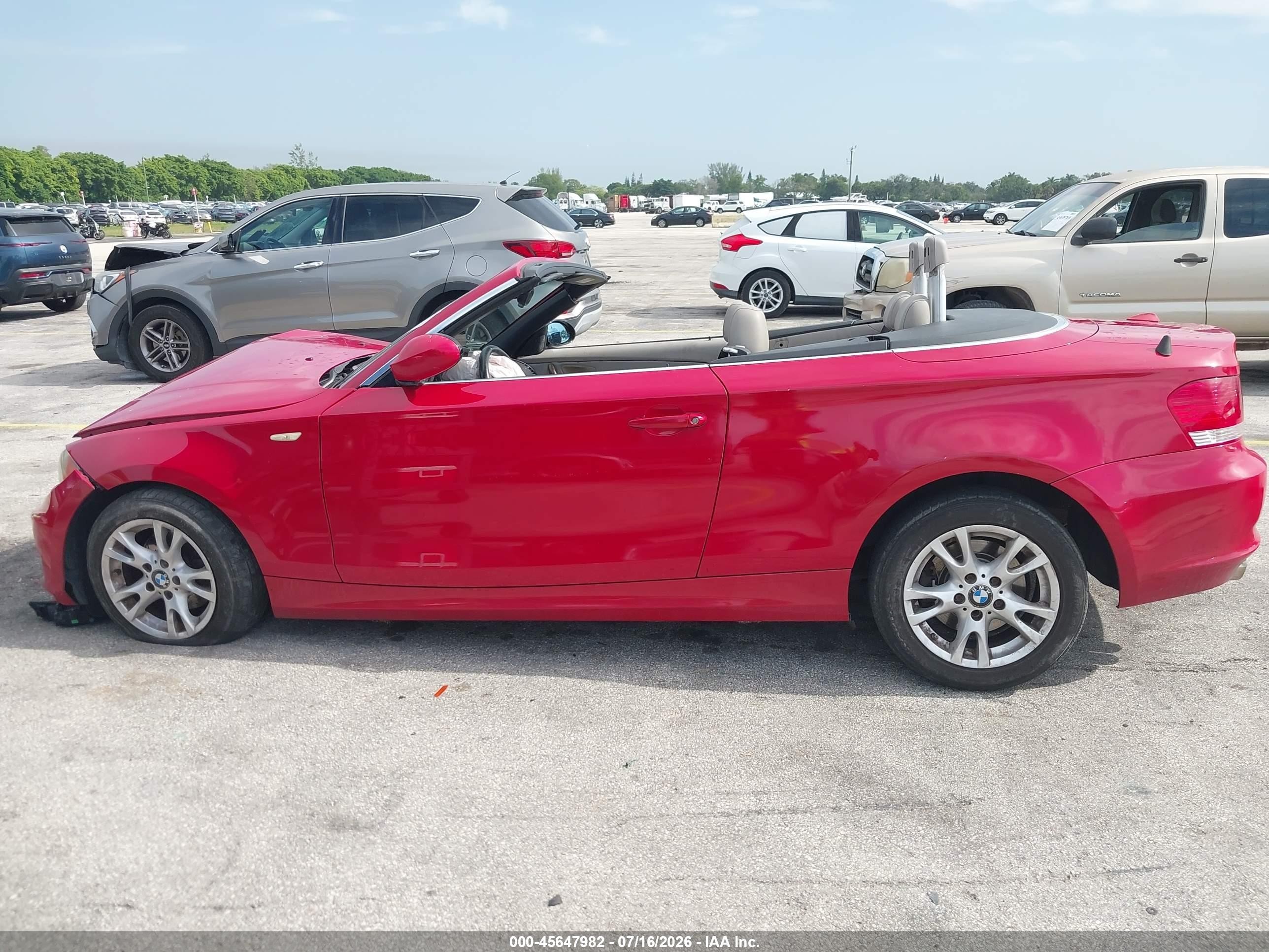 2009 Bmw 128i   Red vin: WBAUL735X9VJ75359