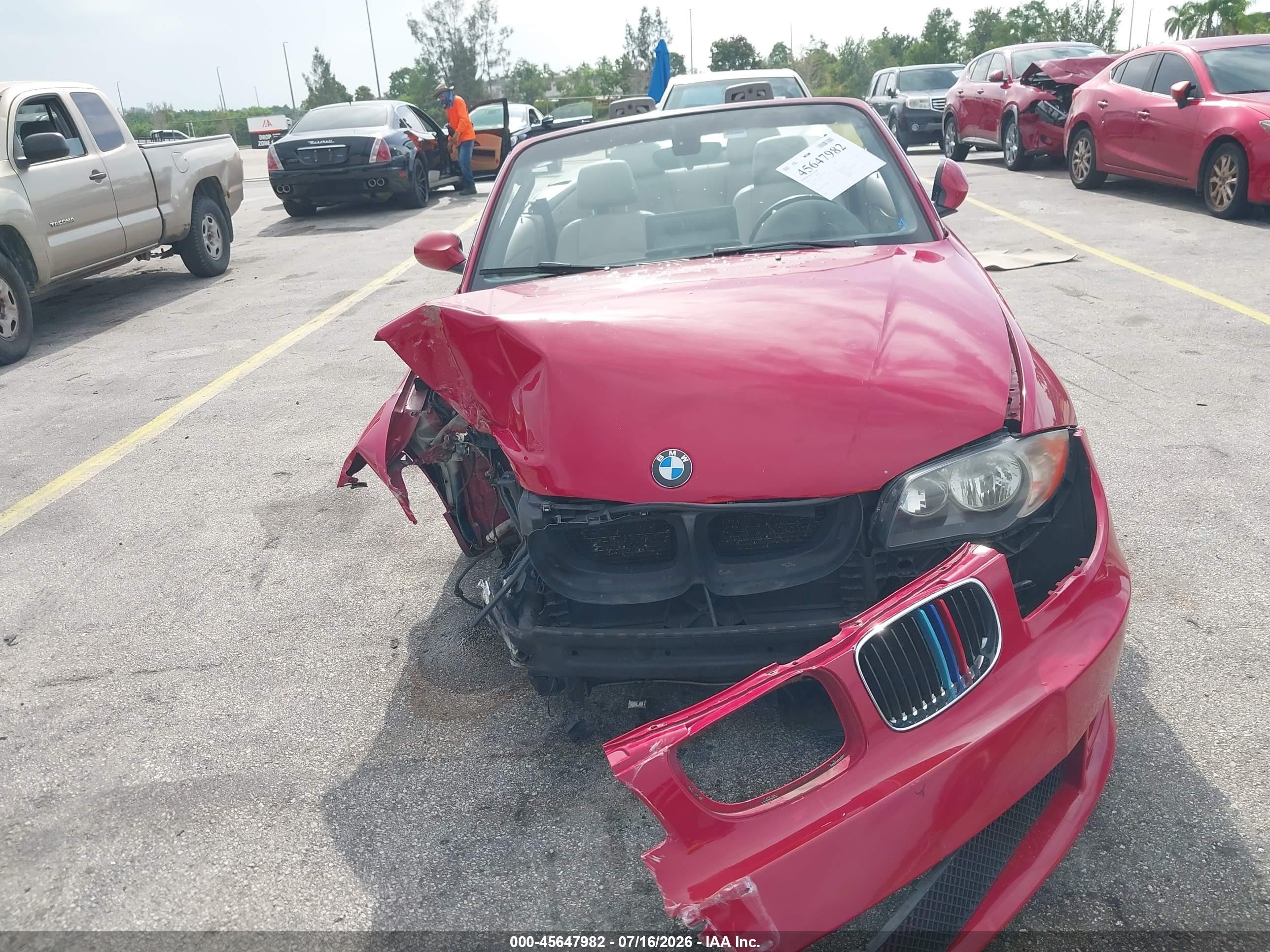 2009 Bmw 128i   Red vin: WBAUL735X9VJ75359
