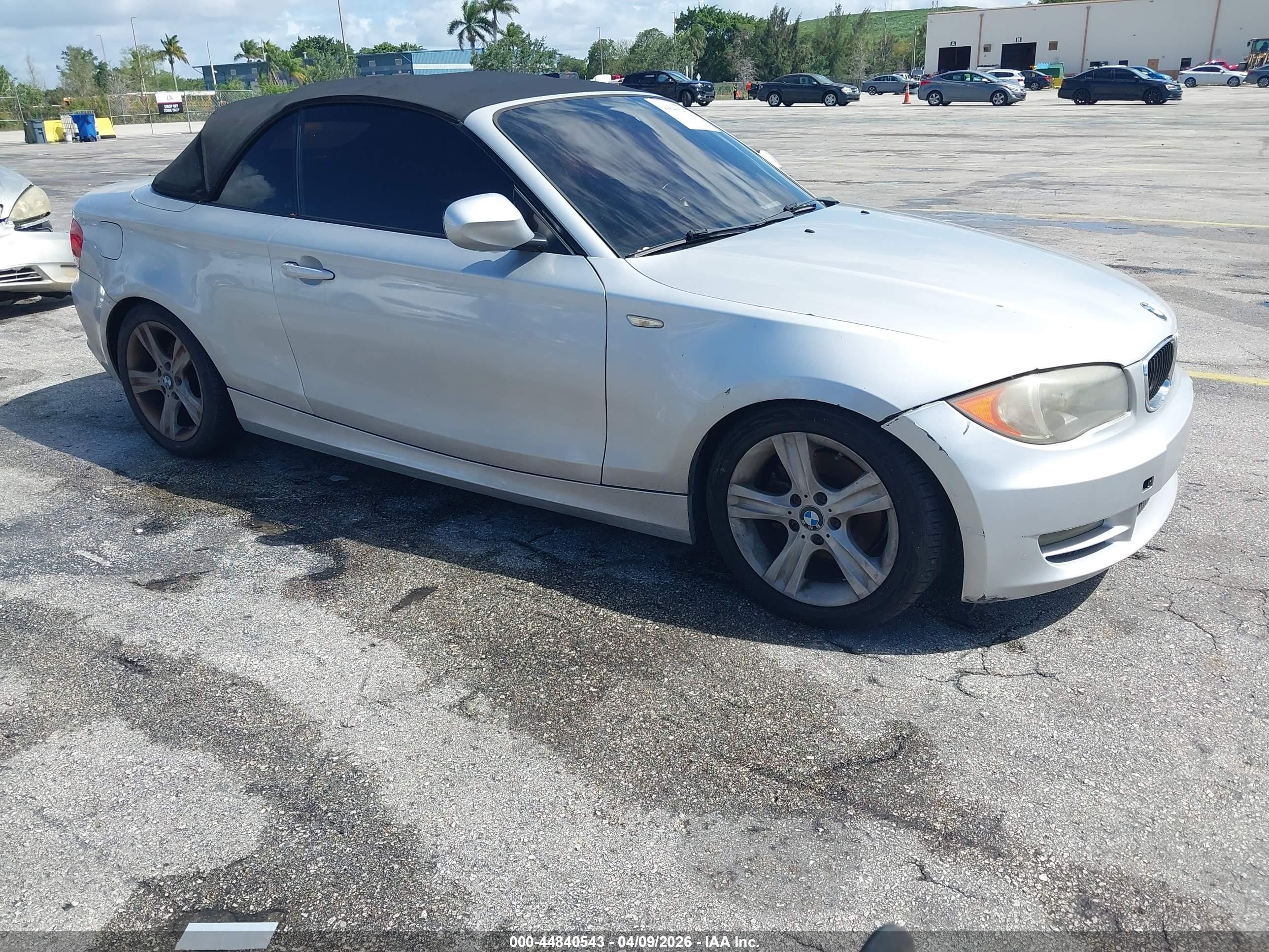 2011 Bmw 128i Silver vin: WBAUL7C50BVM78947