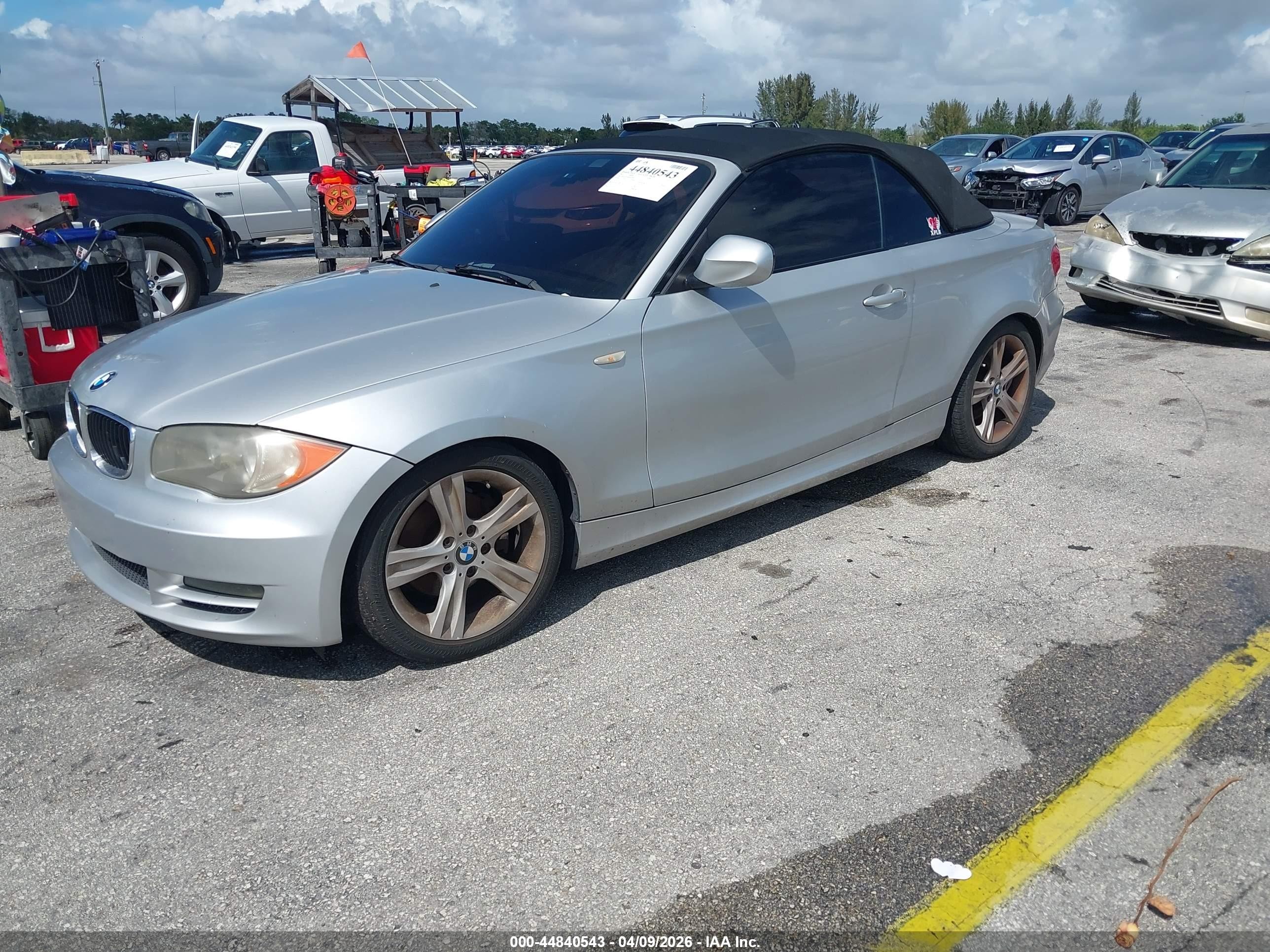 2011 Bmw 128i Silver vin: WBAUL7C50BVM78947