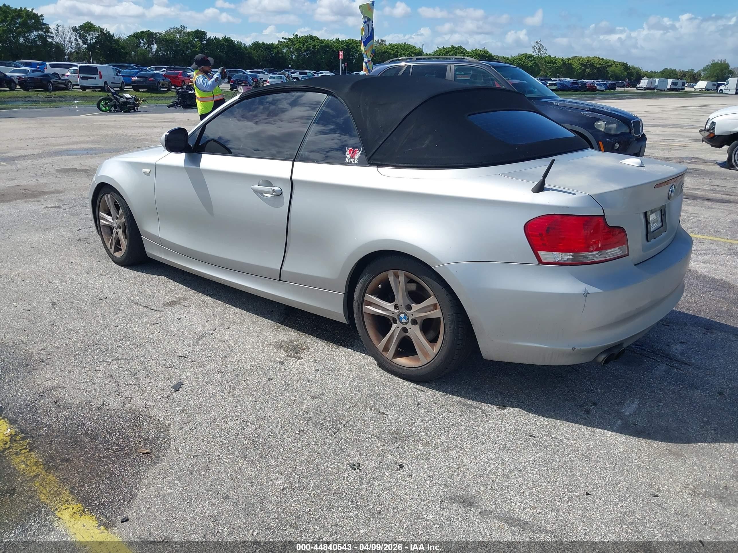 2011 Bmw 128i Silver vin: WBAUL7C50BVM78947