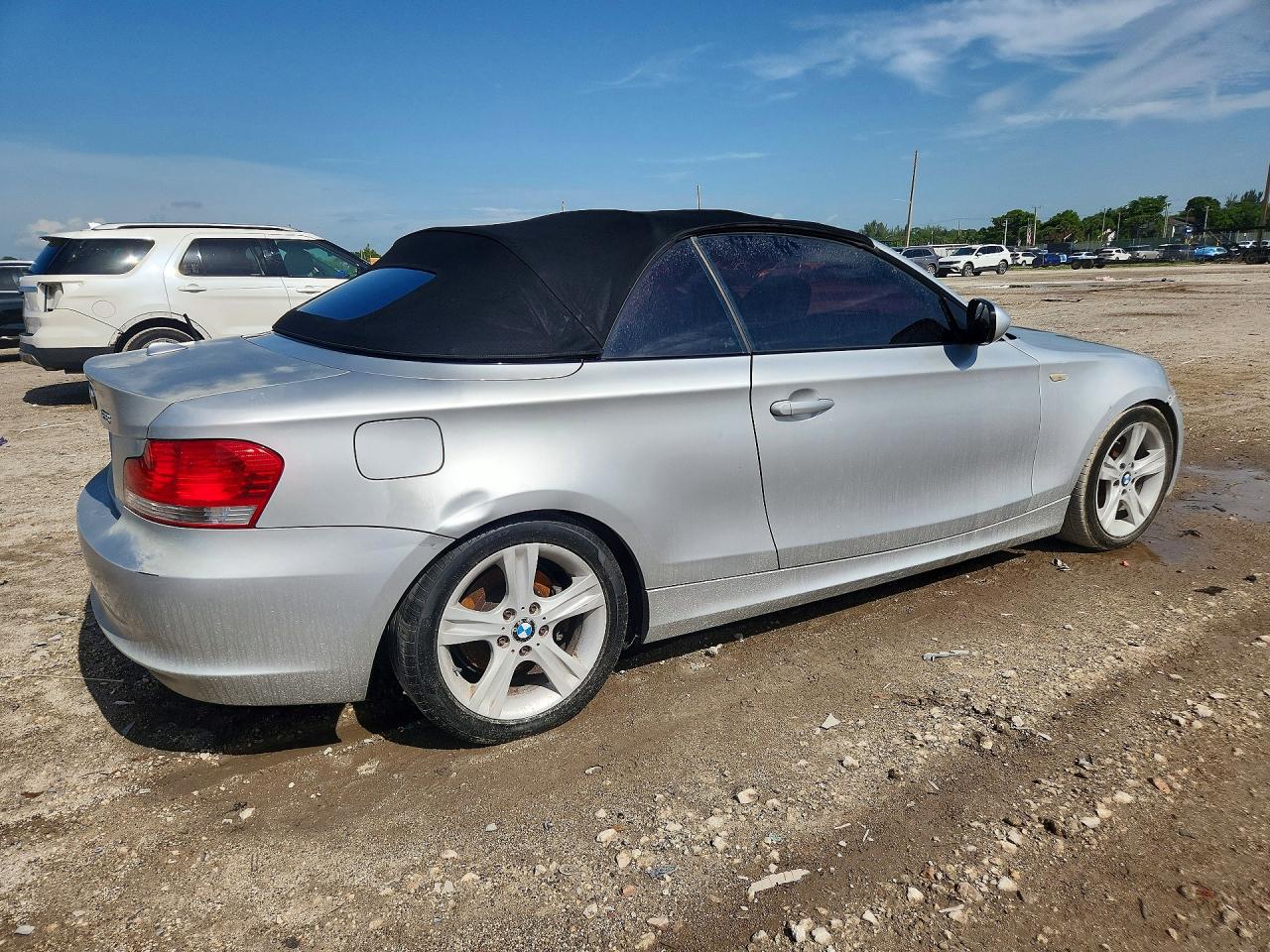 2011 Bmw 128 I Silver vin: WBAUL7C50BVM78947