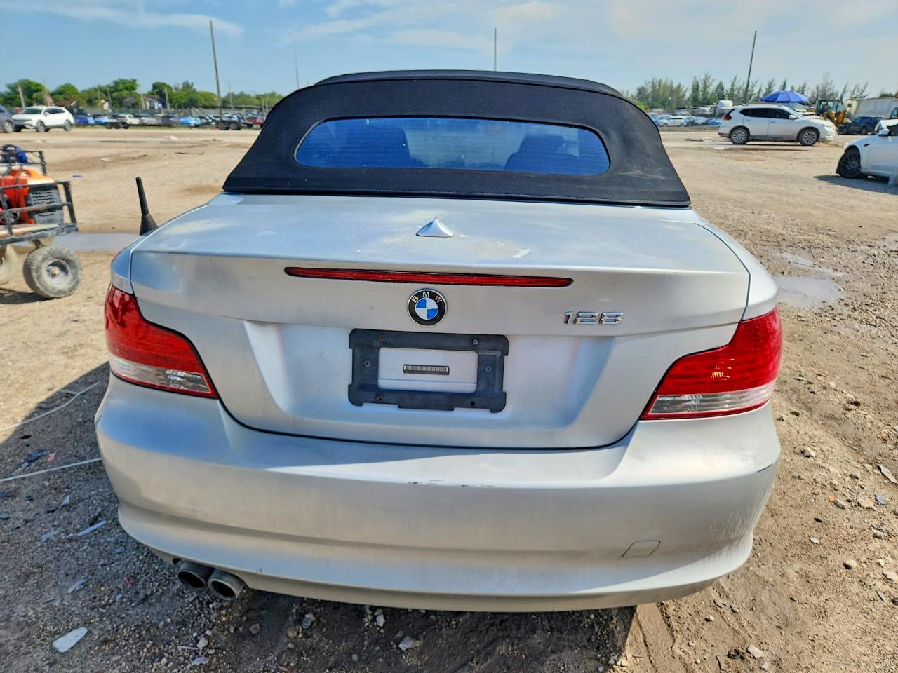 2011 Bmw 128 I Silver vin: WBAUL7C50BVM78947