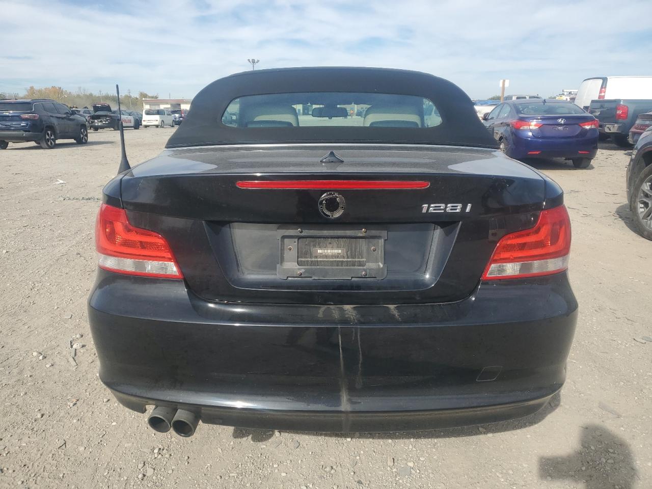 2013 Bmw 128 I Черный vin: WBAUL7C50DVU09713