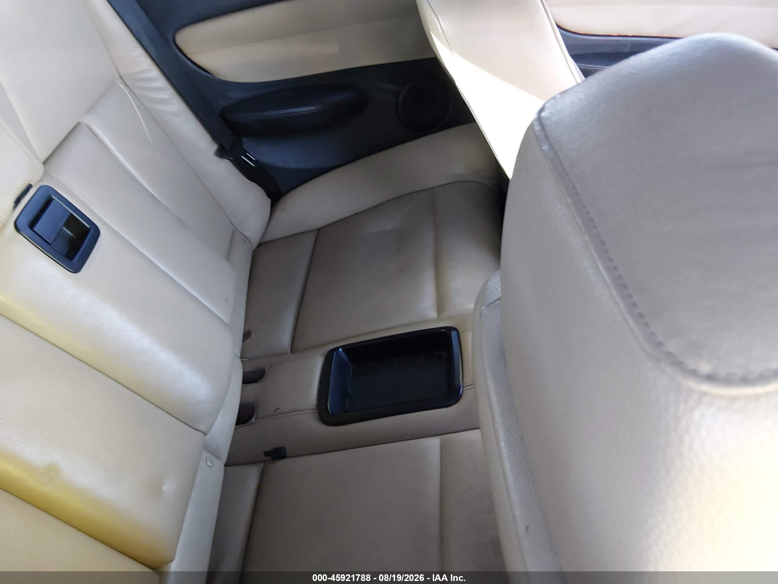 2013 Bmw 128i   Burgundy vin: WBAUL7C51DVM83822