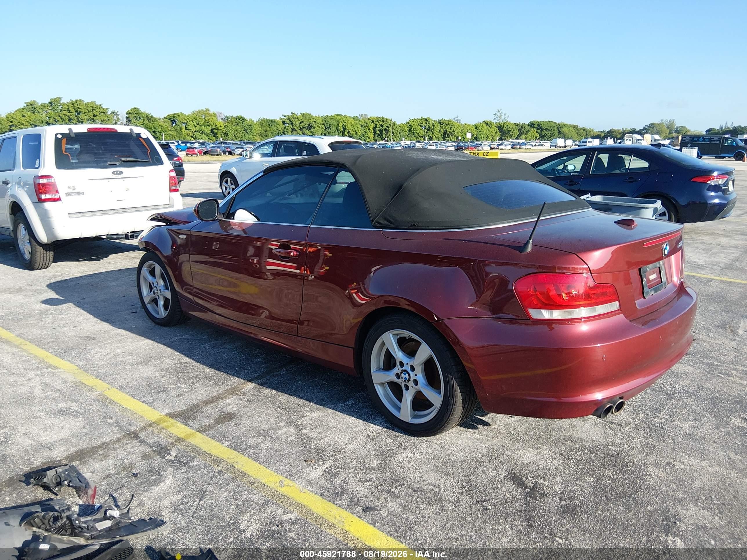 2013 Bmw 128i   Burgundy vin: WBAUL7C51DVM83822