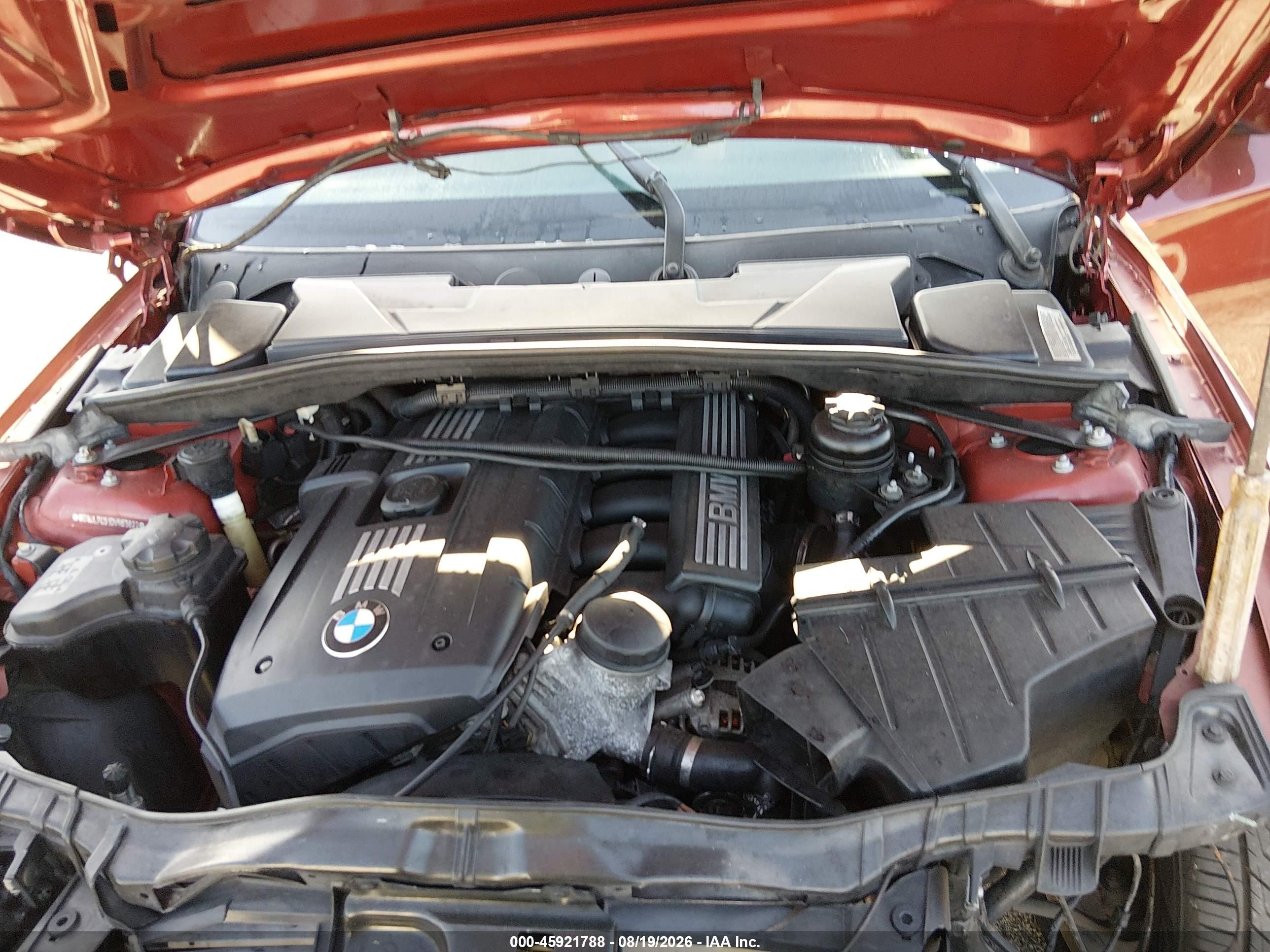 2013 Bmw 128i   Burgundy vin: WBAUL7C51DVM83822