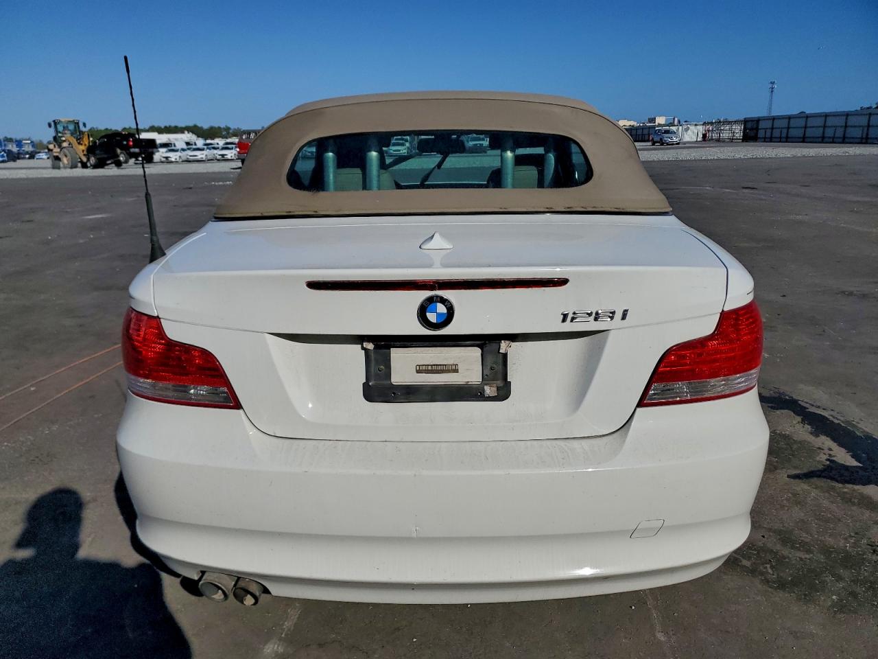2010 Bmw 128 I White vin: WBAUL7C52AVJ77949