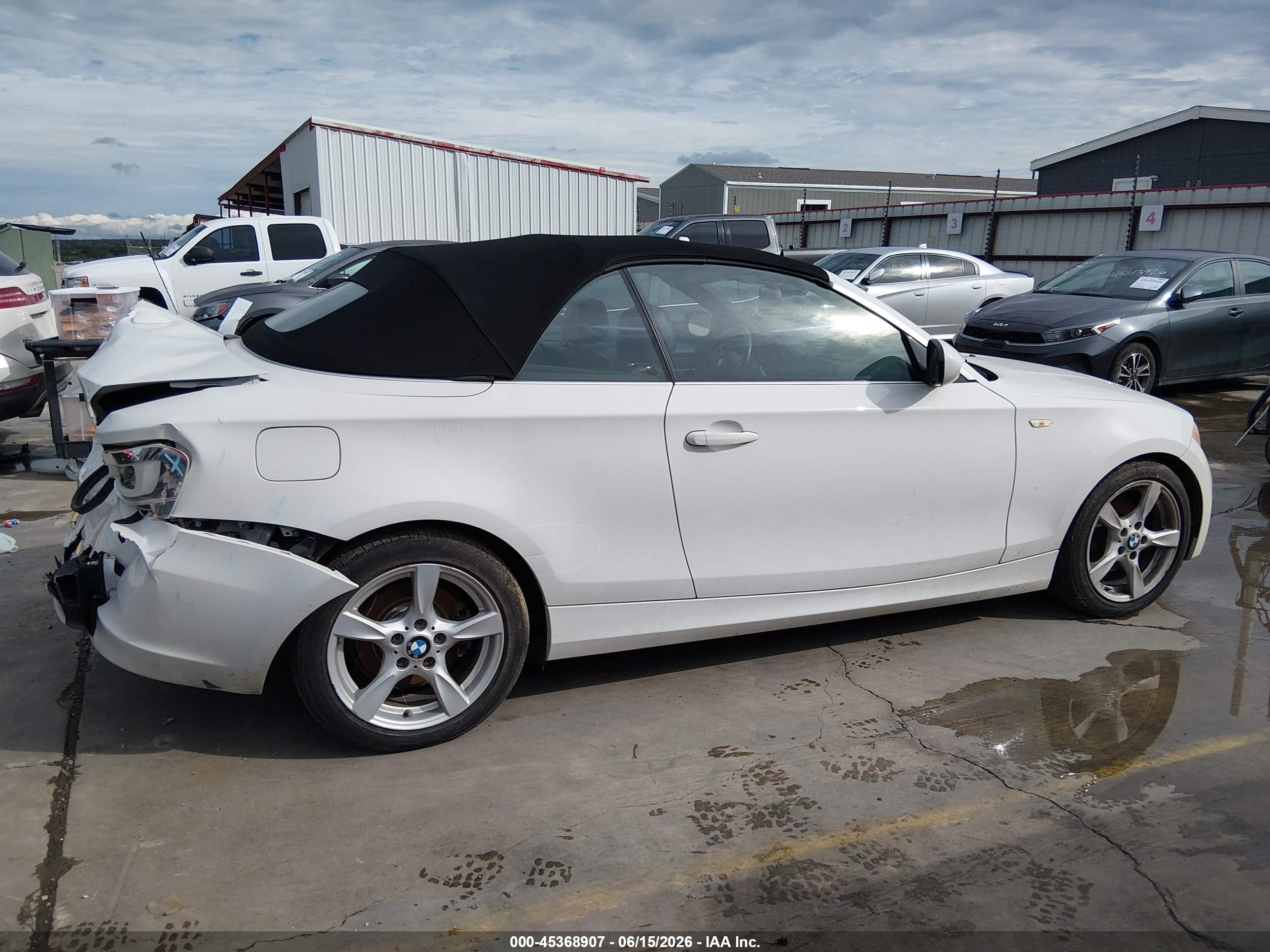 2012 Bmw 128i   White vin: WBAUL7C52CVM83147