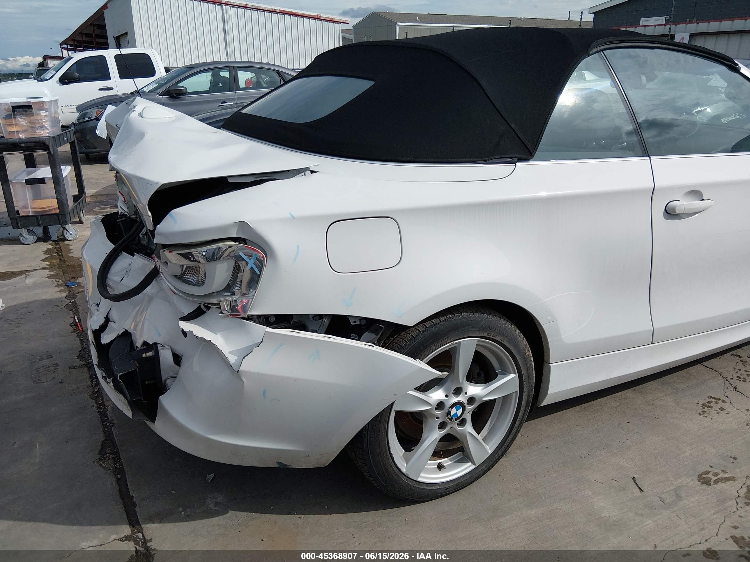 2012 Bmw 128i   White vin: WBAUL7C52CVM83147