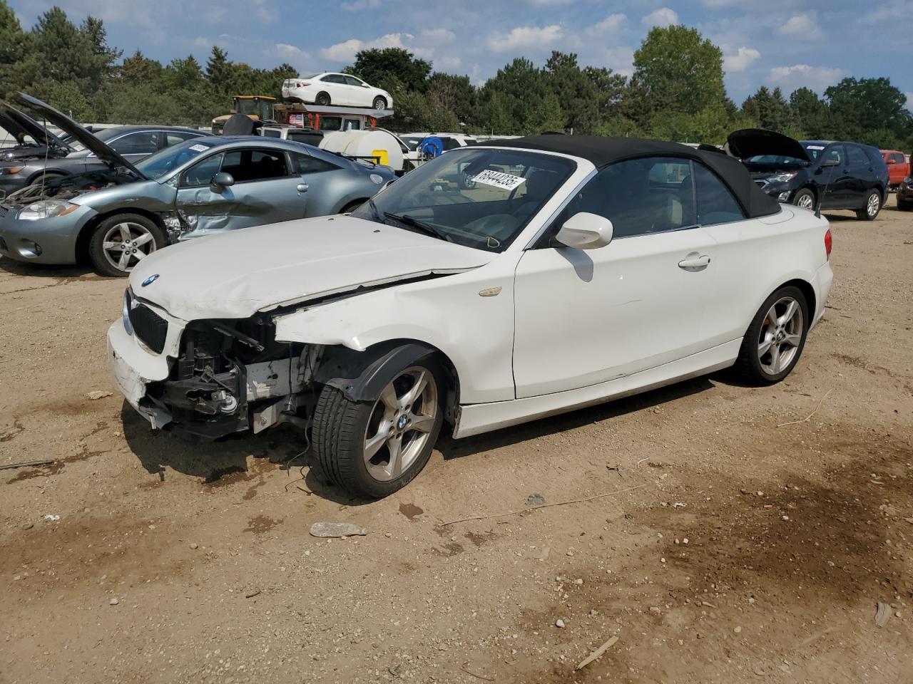 2013 Bmw 128 I Белый vin: WBAUL7C52DVU09468