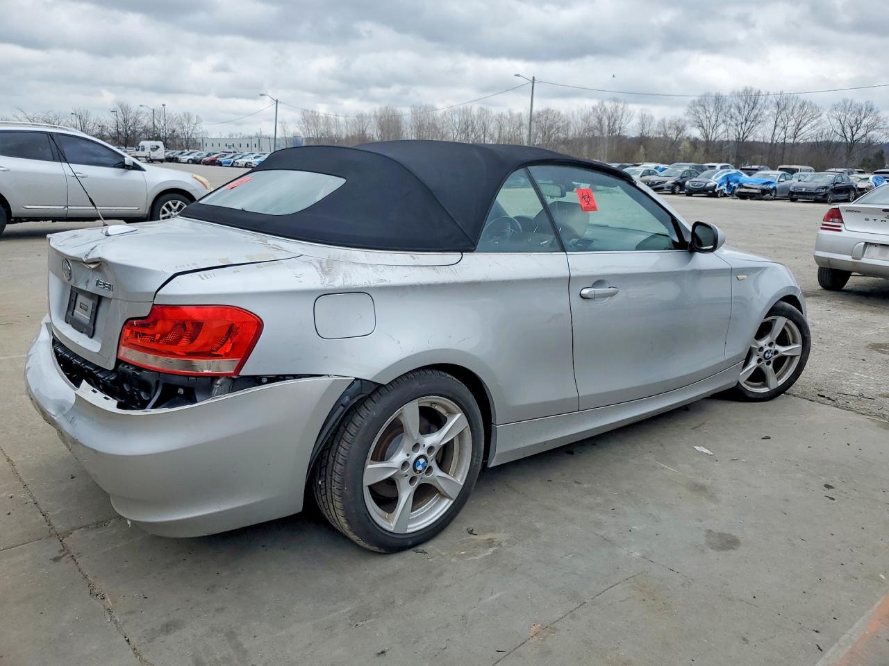 2013 Bmw 128 I Серебряный vin: WBAUL7C53DVU08510
